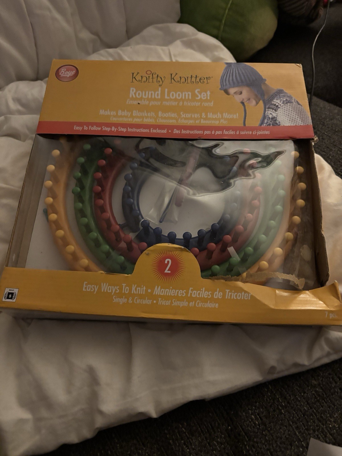 2010 Kitty Knitter Round Loom Set New/ Box Has Damage
