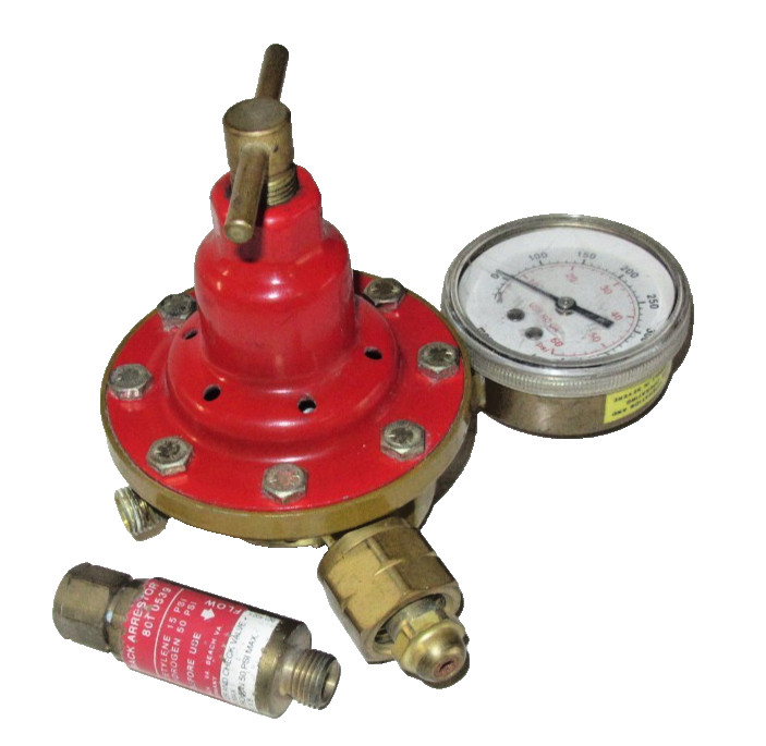 SMITH H1510A LP COMPRESSED GAS REGULATOR W/GAUGE & CONCOA FLASHBACK ARRESTOR
