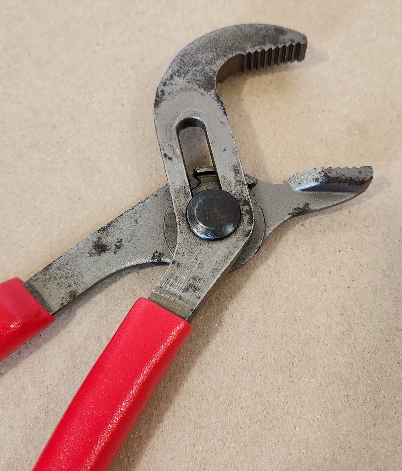 Snap On 91ACP 9" Adjustable Joint Interlocking Channel Pliers RED
