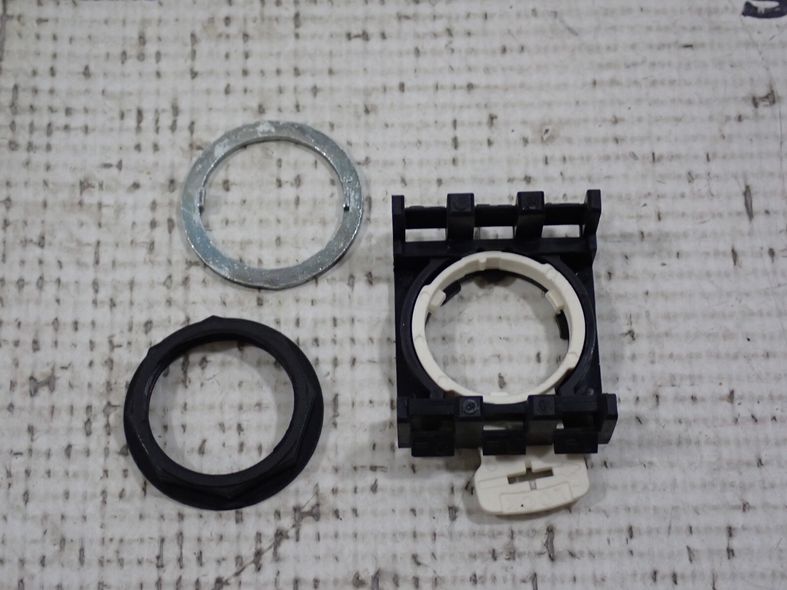 New Eaton E22LPB2 Red Push Pull Button