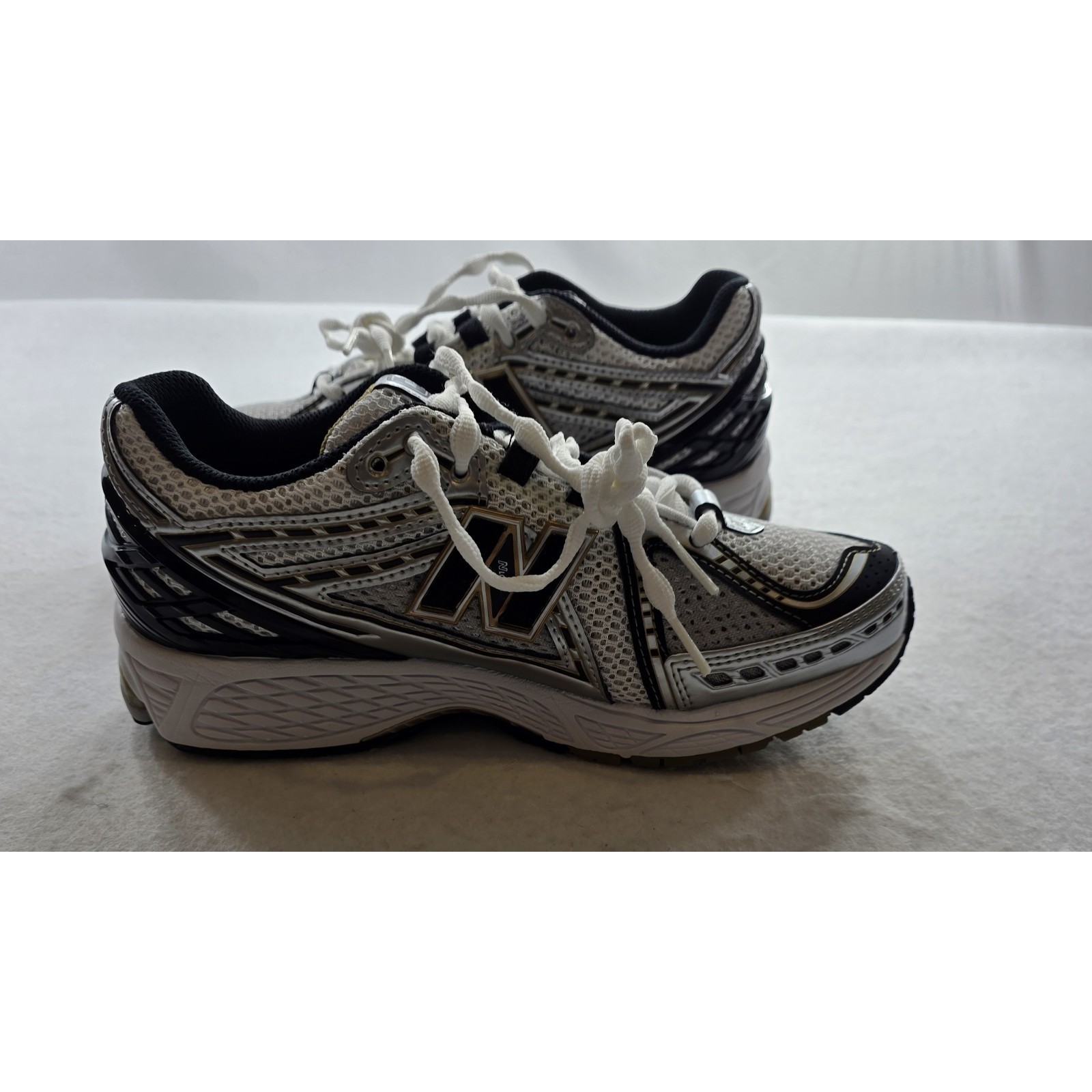 New Balance M1906RA Men's 1906R White & Gold Running Shoes. NWOB. Size 6.5