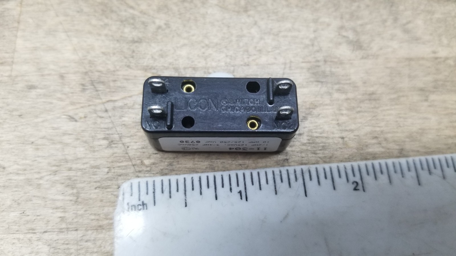 New / NOS Licon 11-304 Switch 11304