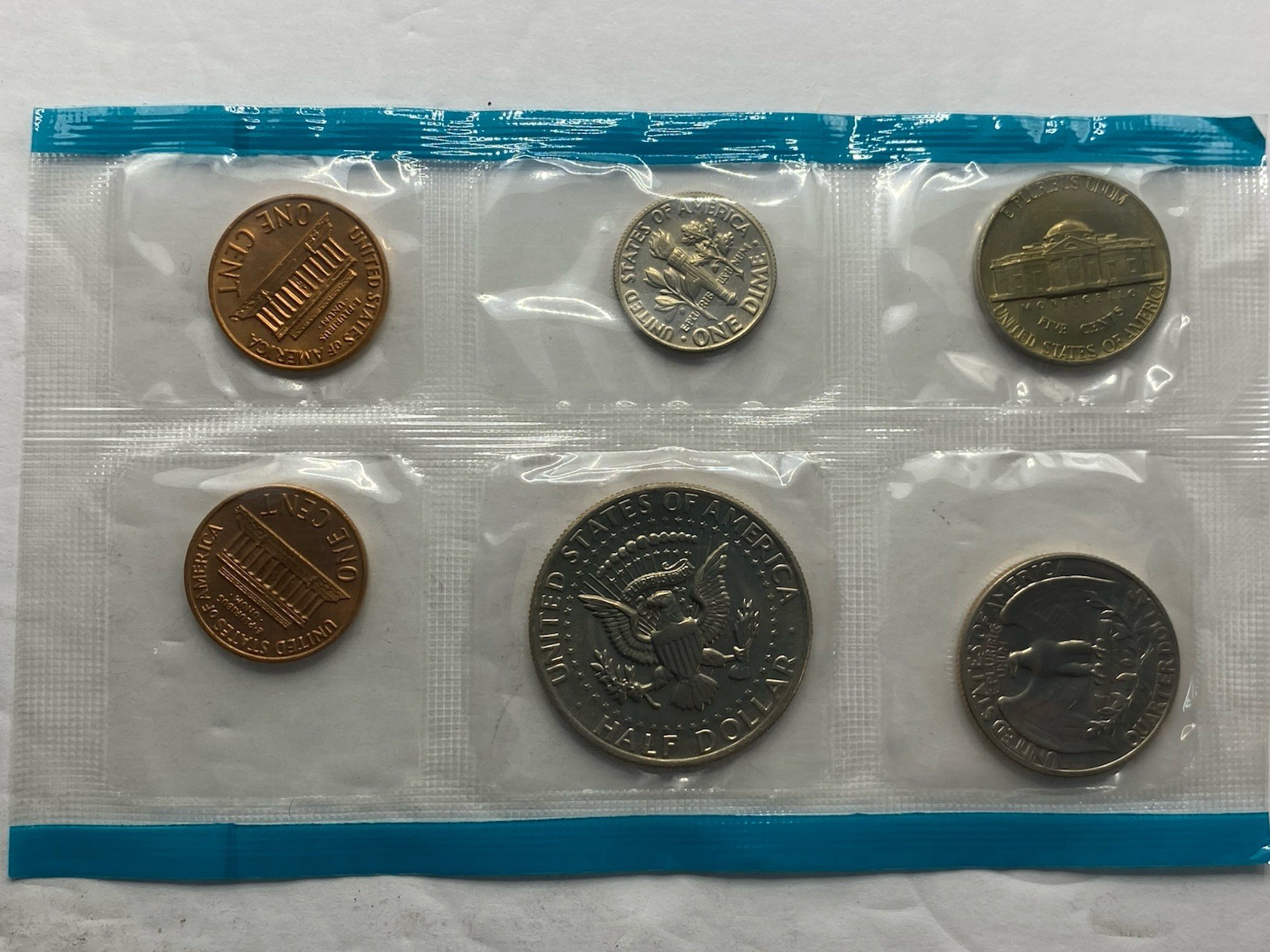 1972 P & D US Mint Set United States OGP - Nice Set