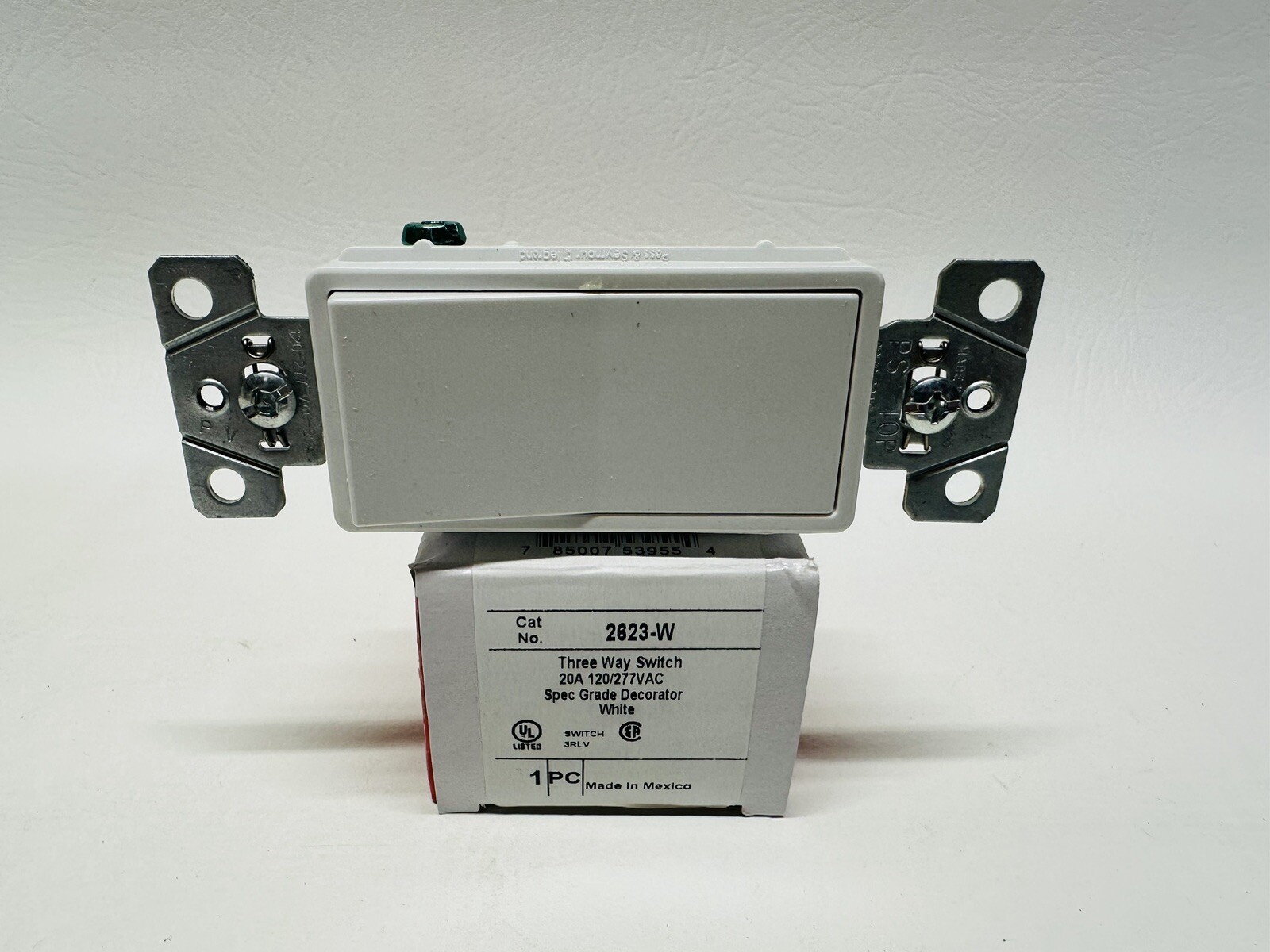 NEW Legrand 2623-W Three Way Switch