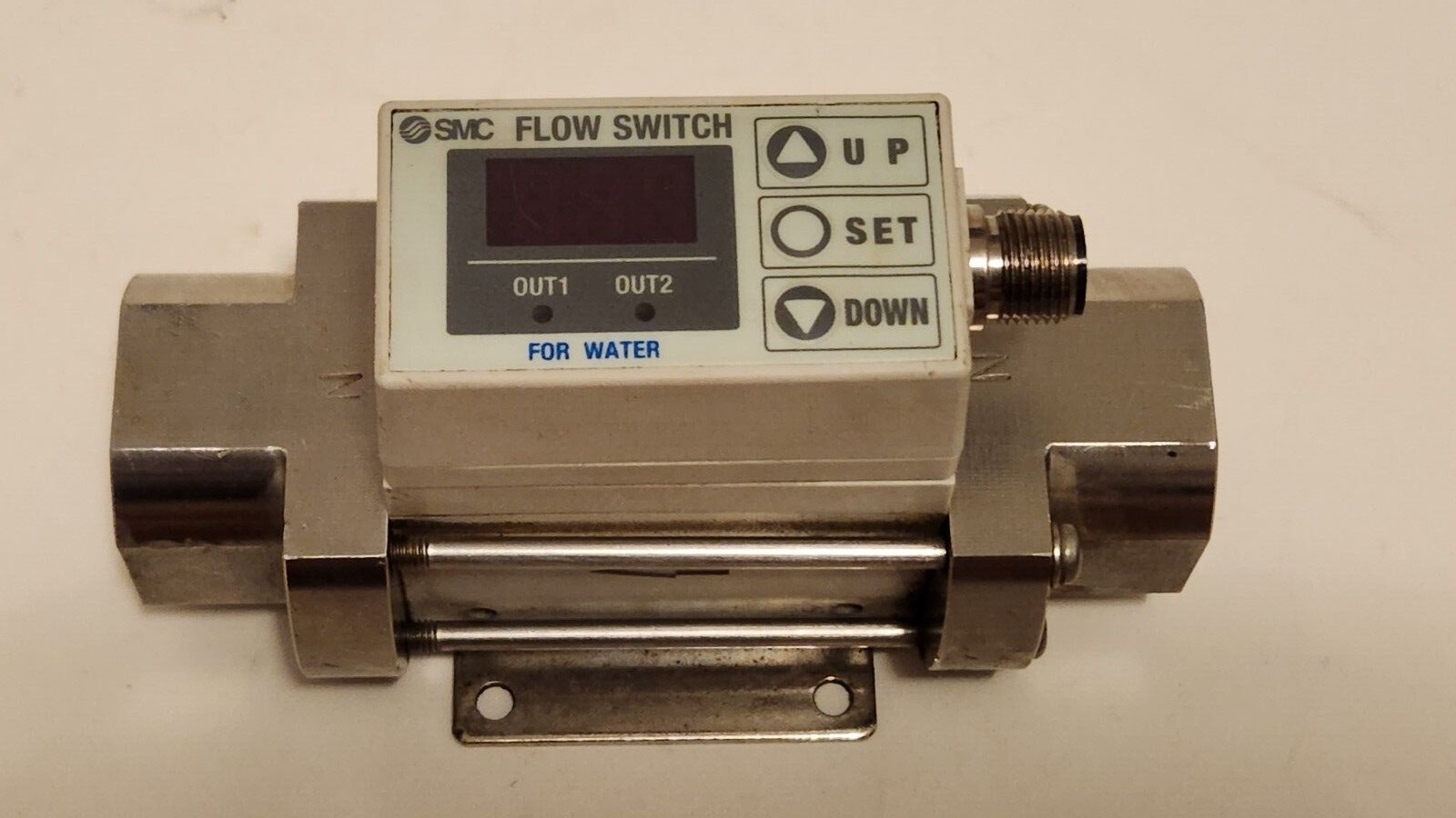 SMC water flow sensor switch PF2W740-N04-67. 1/2 NPT
