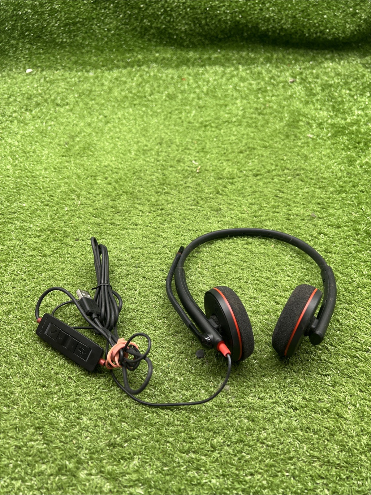 Plantronics Blackwire C3220 Headset FREE S/H.   15