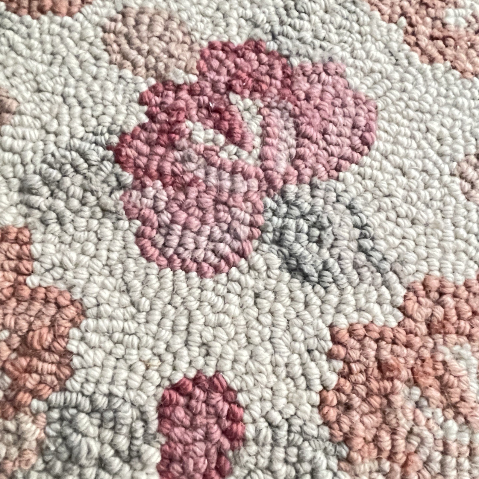 VTG Foot Stool Floral Hook Rug Caroet Round Wood Base 4 Turned Leg Cottage Core