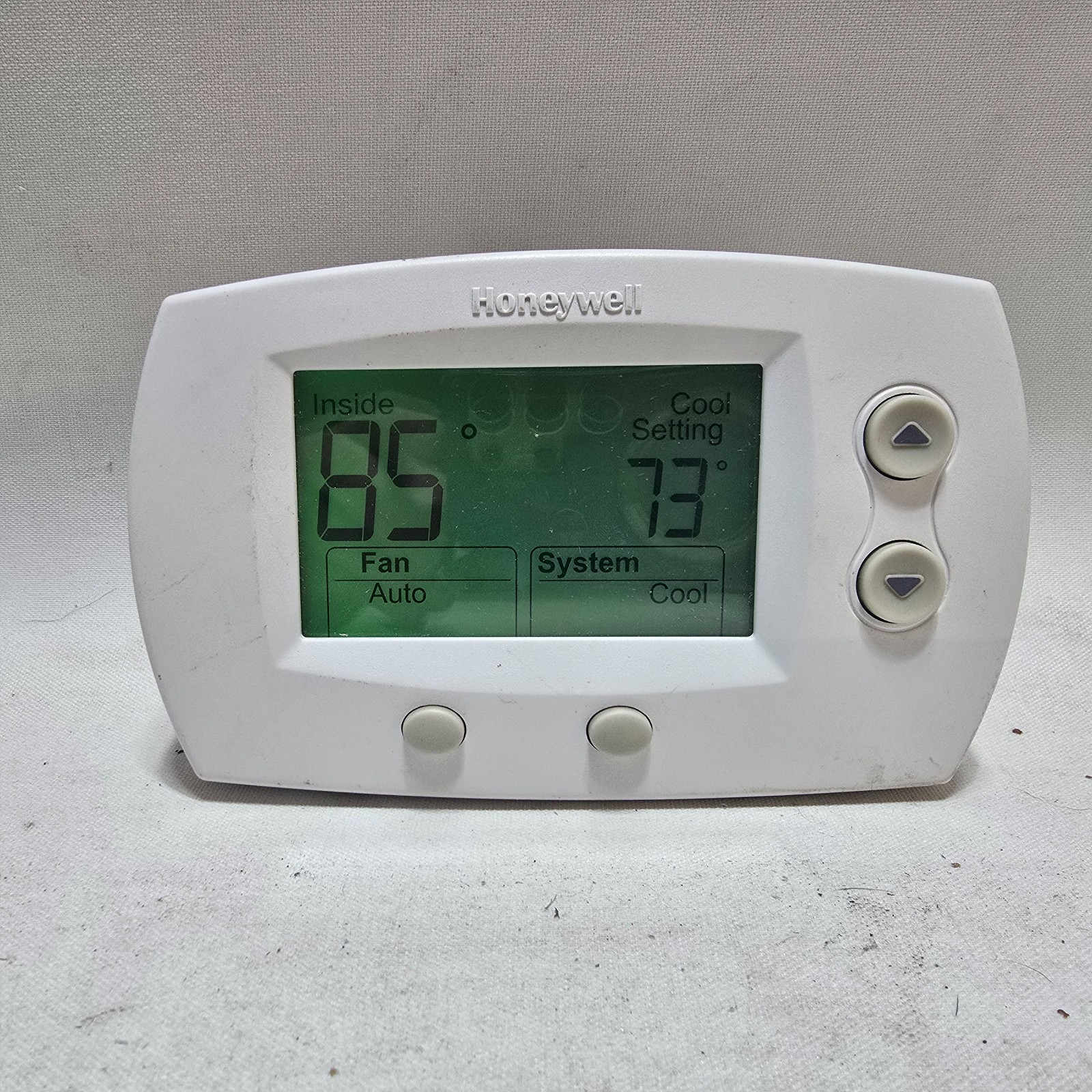 HONEYWELL TH5220D1029 FocusPRO 5000 Non-Programmable Thermostat
