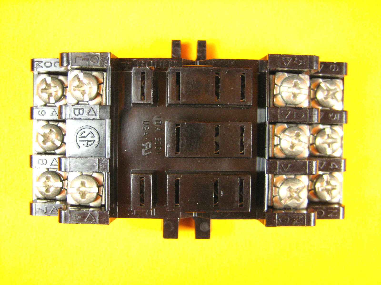 Gould Shawmut  SL 711  Socket Relay Base 10A 300V