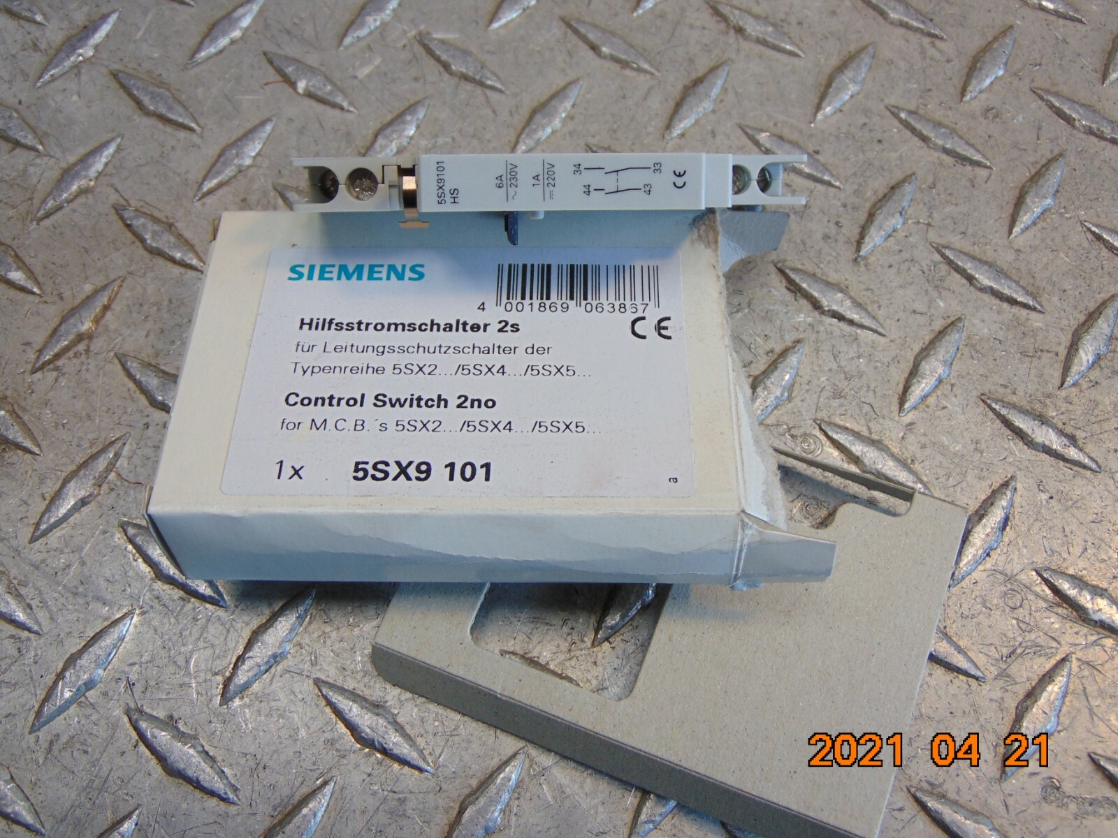 *LOT OF 2* NEW SIEMENS 5SX9 101 AUXILIARY CONTACT