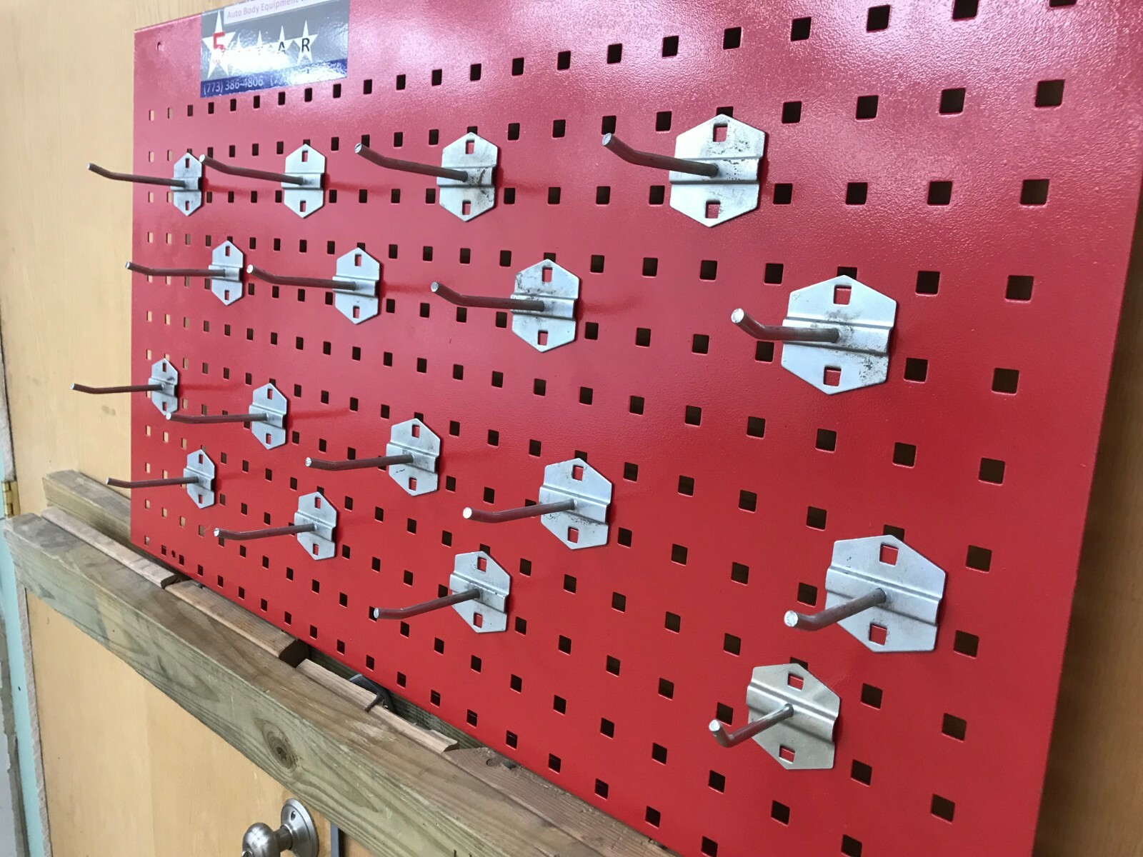 AUTO BODY FRAME MACHINE TOOL AND CLAMP BOARD WITH HANGERS!