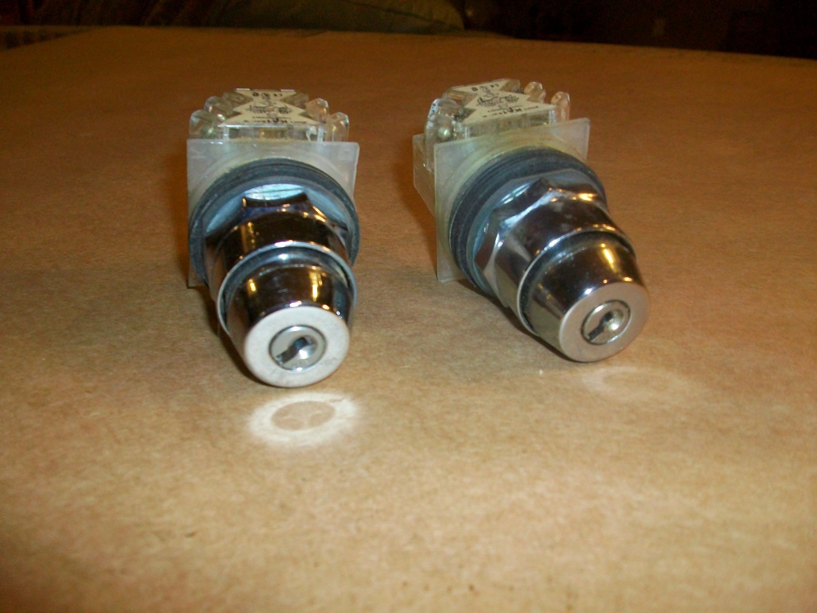 2pc Square D Cylinder Lock / Keyed Selector Switch USED