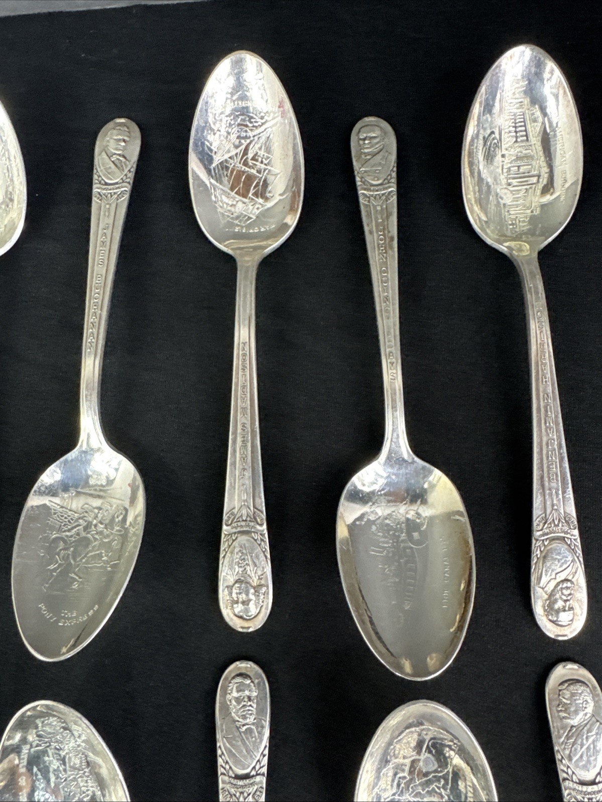 WM Rogers 30 Piece Silverplate Presidential Spoon Set