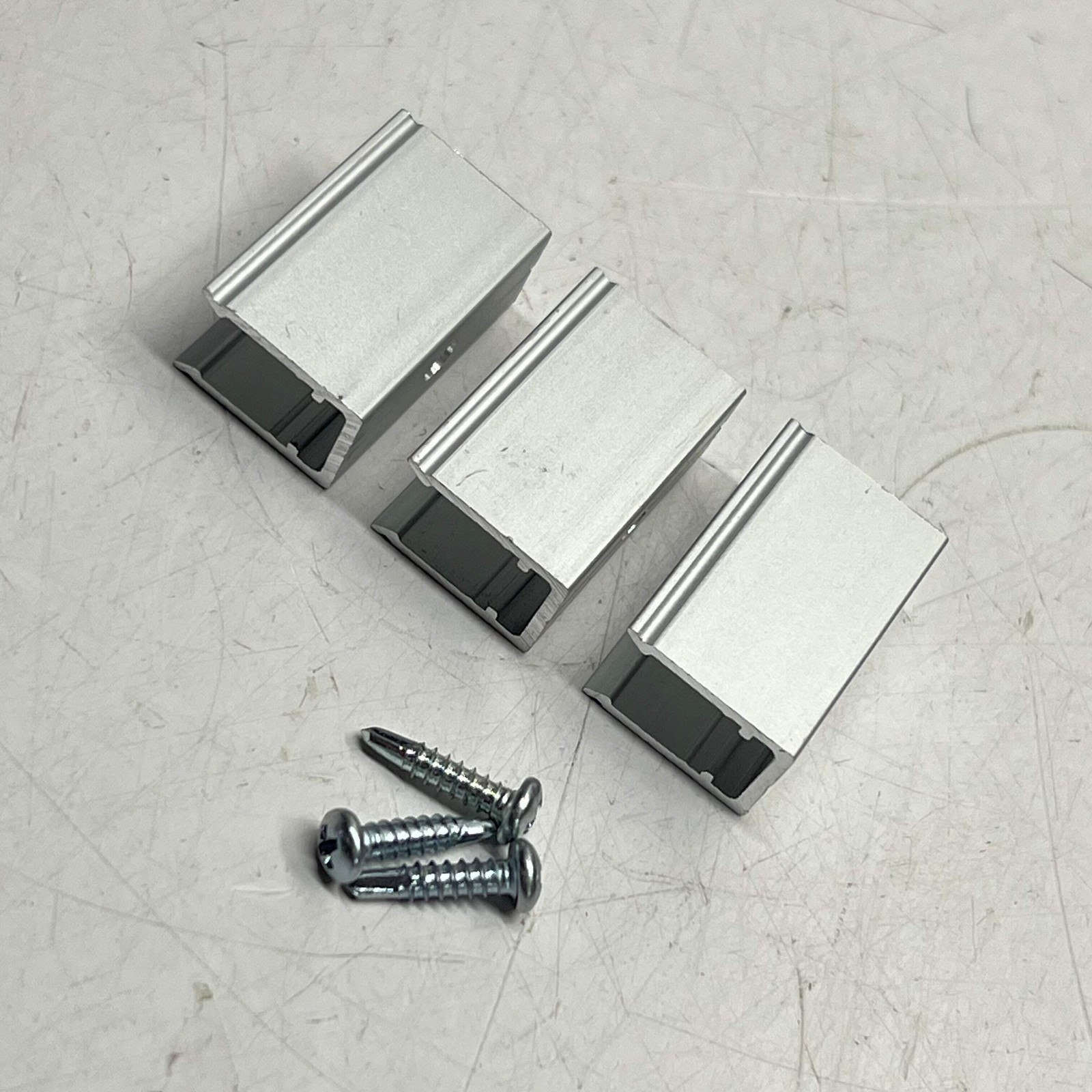 GEN LED ACOLYTE (10 PACK, 3 EACH) Led Light Strip Mounting Clips Silver