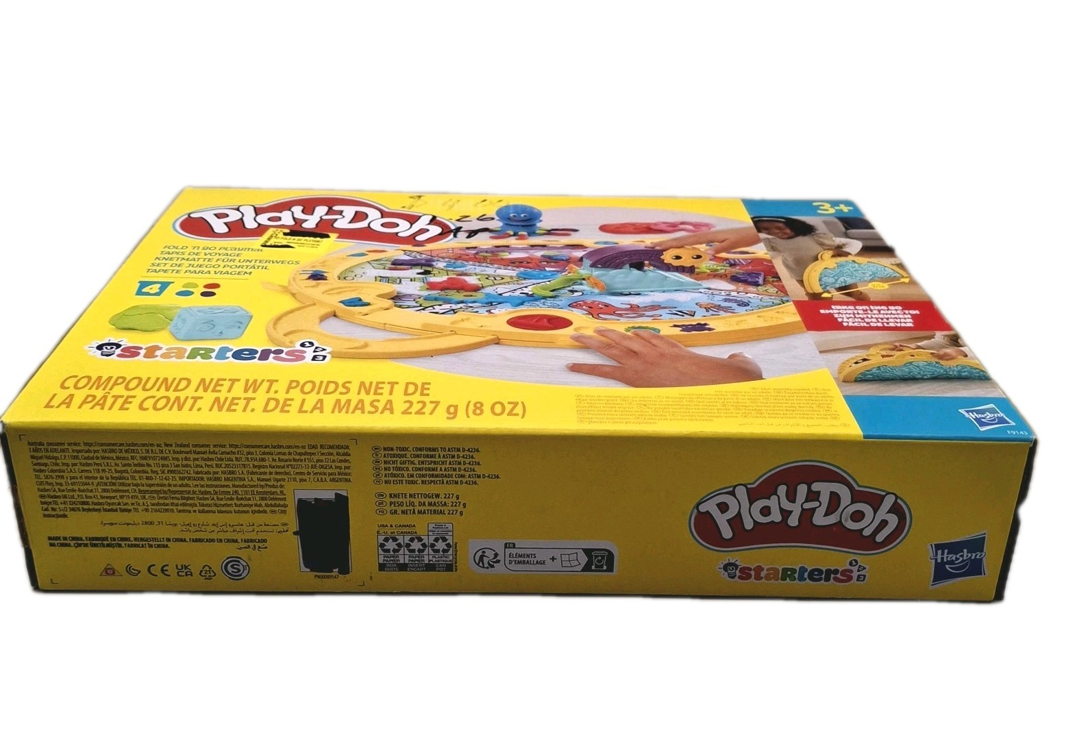 Play-Doh Fold And Go Playmat Starter Set With 19 Accessories