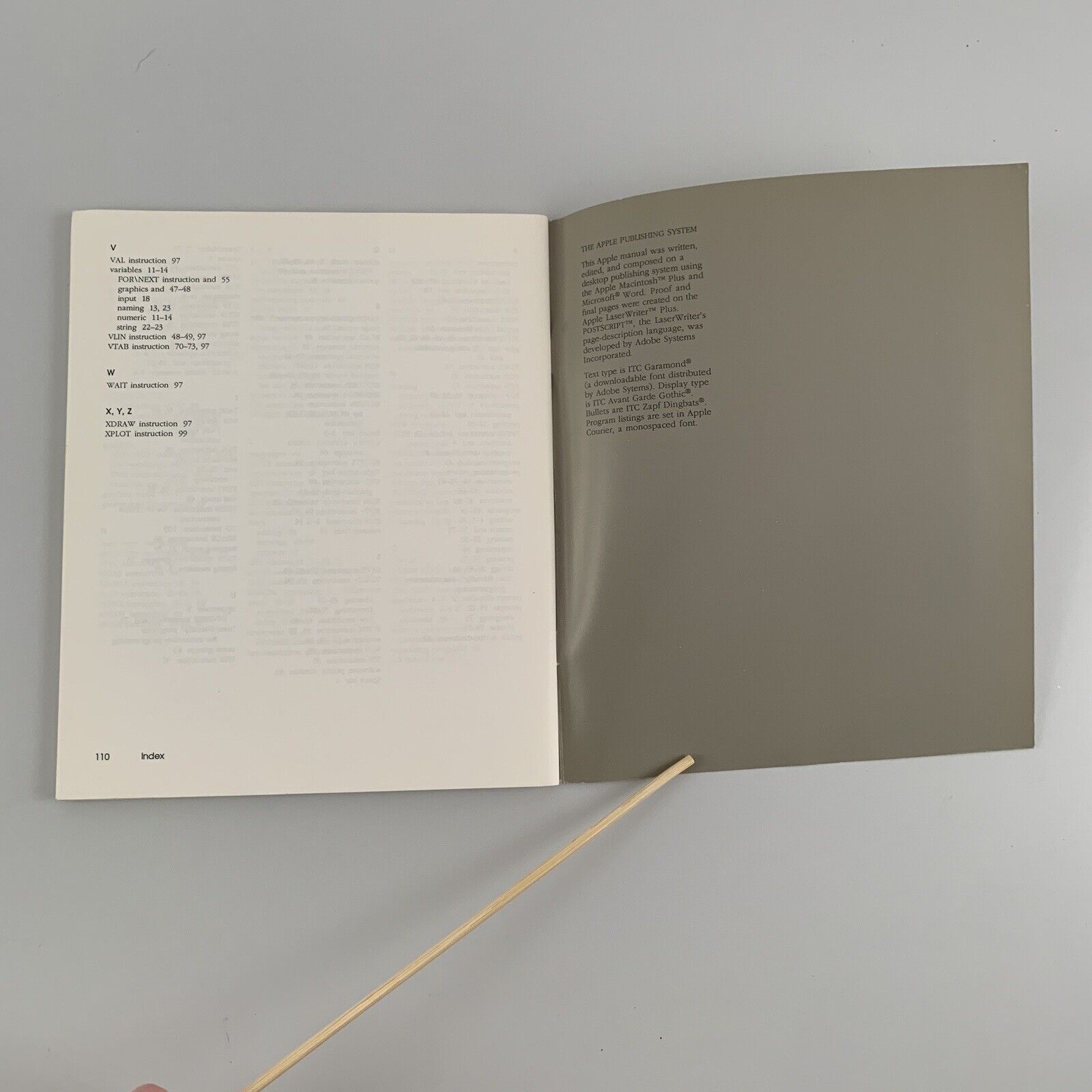 Apple II A touch of AppleSoft BASIC Tutorial Manual VTG 1986 #5