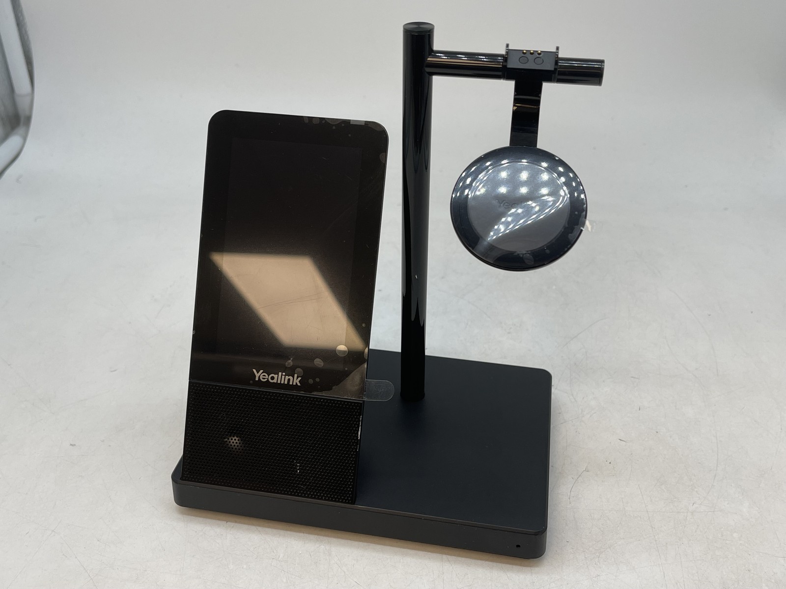 Yealink WHB660 Dual UC DECT Wireless Charging Workstation Base ONLY FREE S/H
