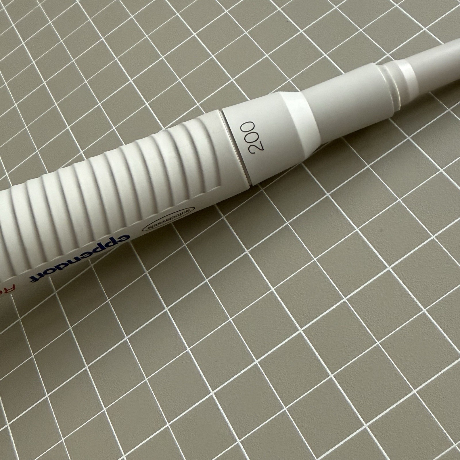 Eppendorf Reference 200µL Adjustable Single Channel Pipette PhysioCare Germany
