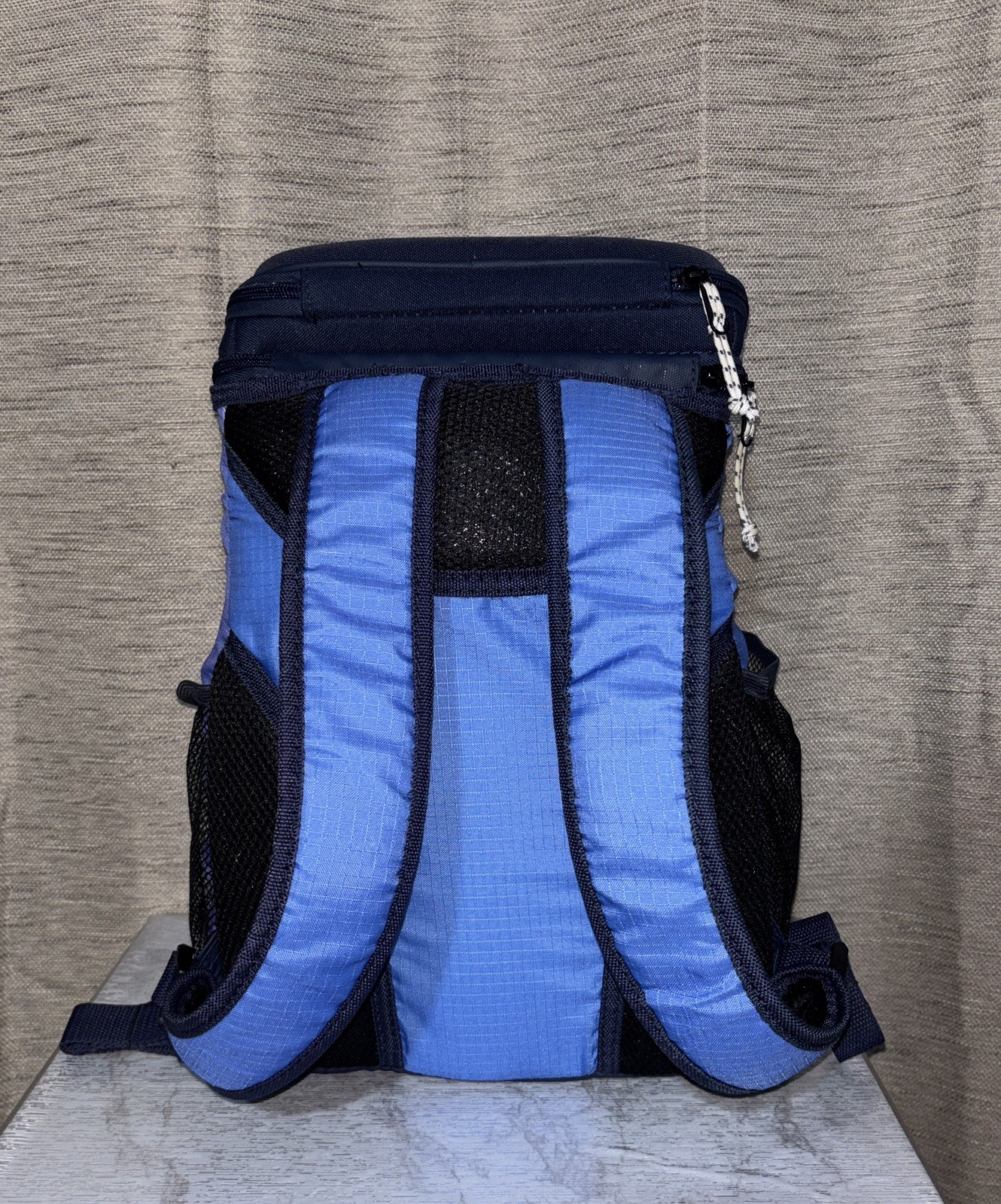Igloo Maxcold Cooler Bag Hard-Top Backpack 28 Cans Capacity BLUE*GUC