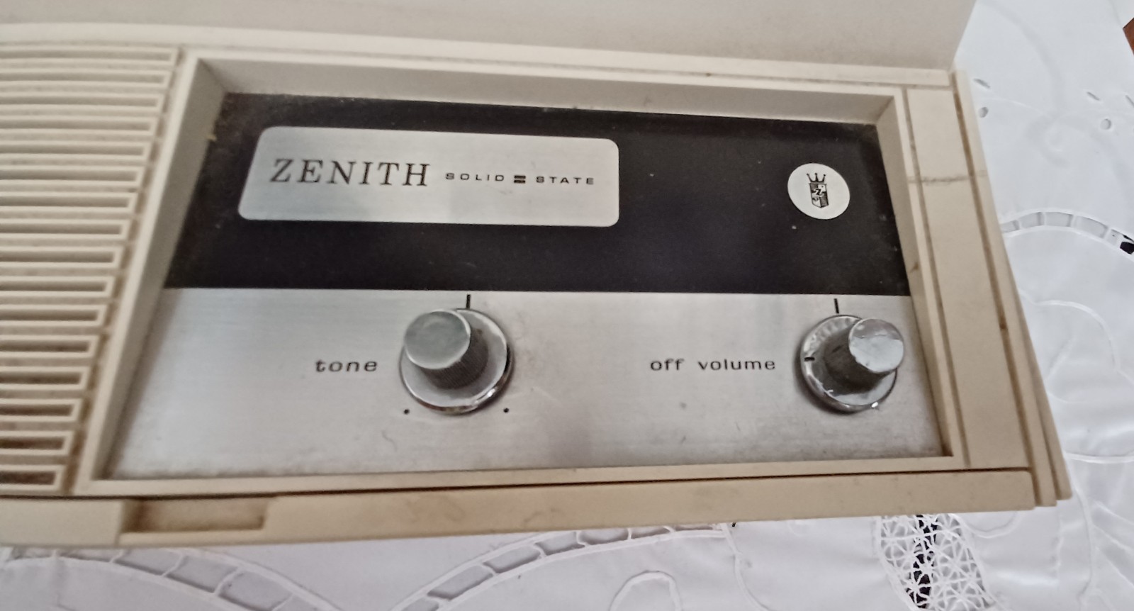 Vintage Zenith Solid State Portable Record Player Model E505F 11 X 11" AS IS!