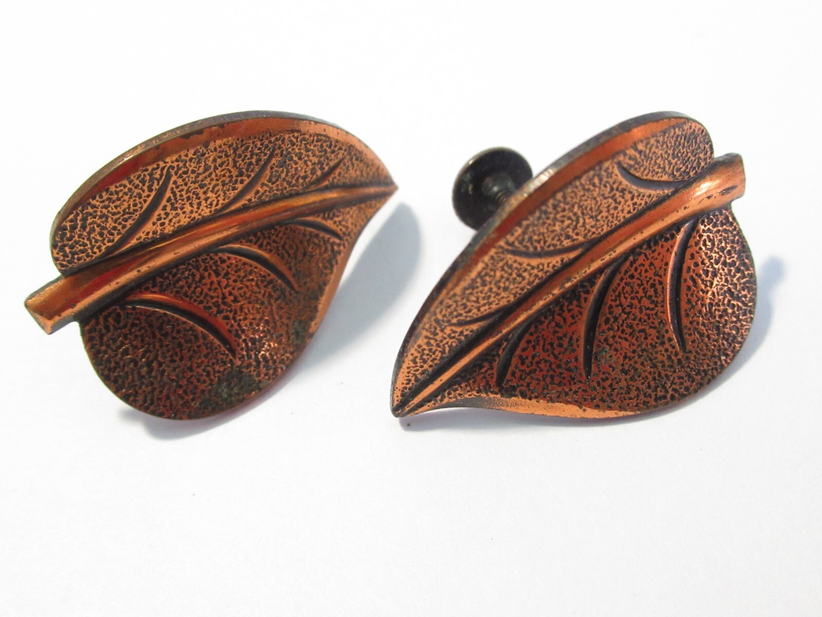VINTAGE COPPER SCREW BACK EARRINGS LEAVES LEAF SIGNED KIM