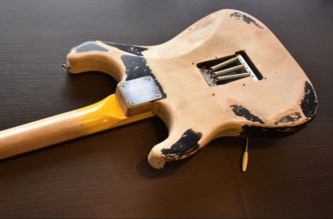 Heavy Relic Stratocasterrosie