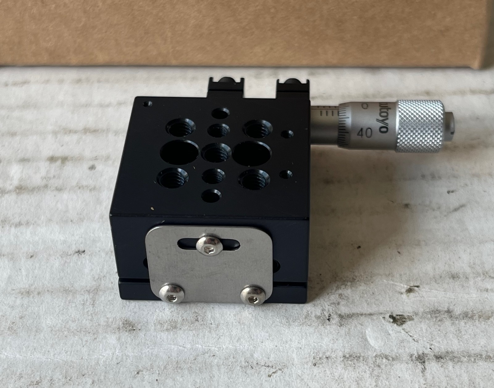 ThorLabs Small Single-Axis Stage w/Mitutoyo Metric Micrometer Head (mdl# MS1S/M)