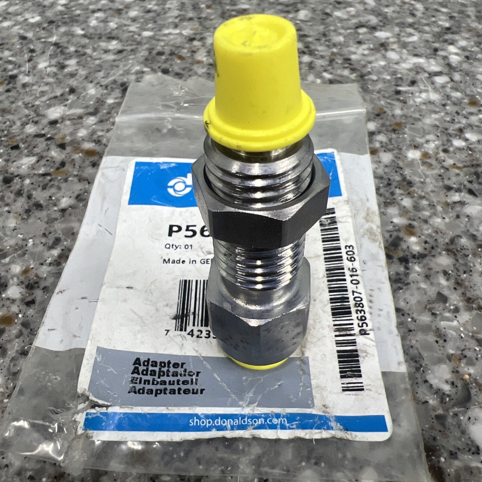 Donaldson P563807 Adapter Hydraulic