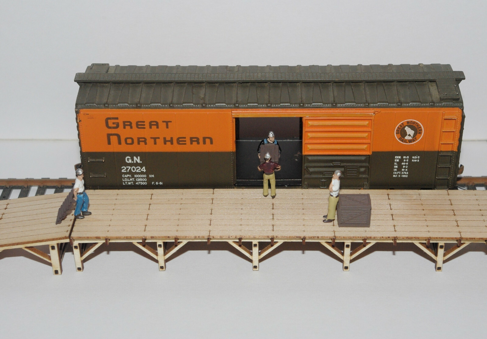 Ho scale laser cut Loading dock kit.
