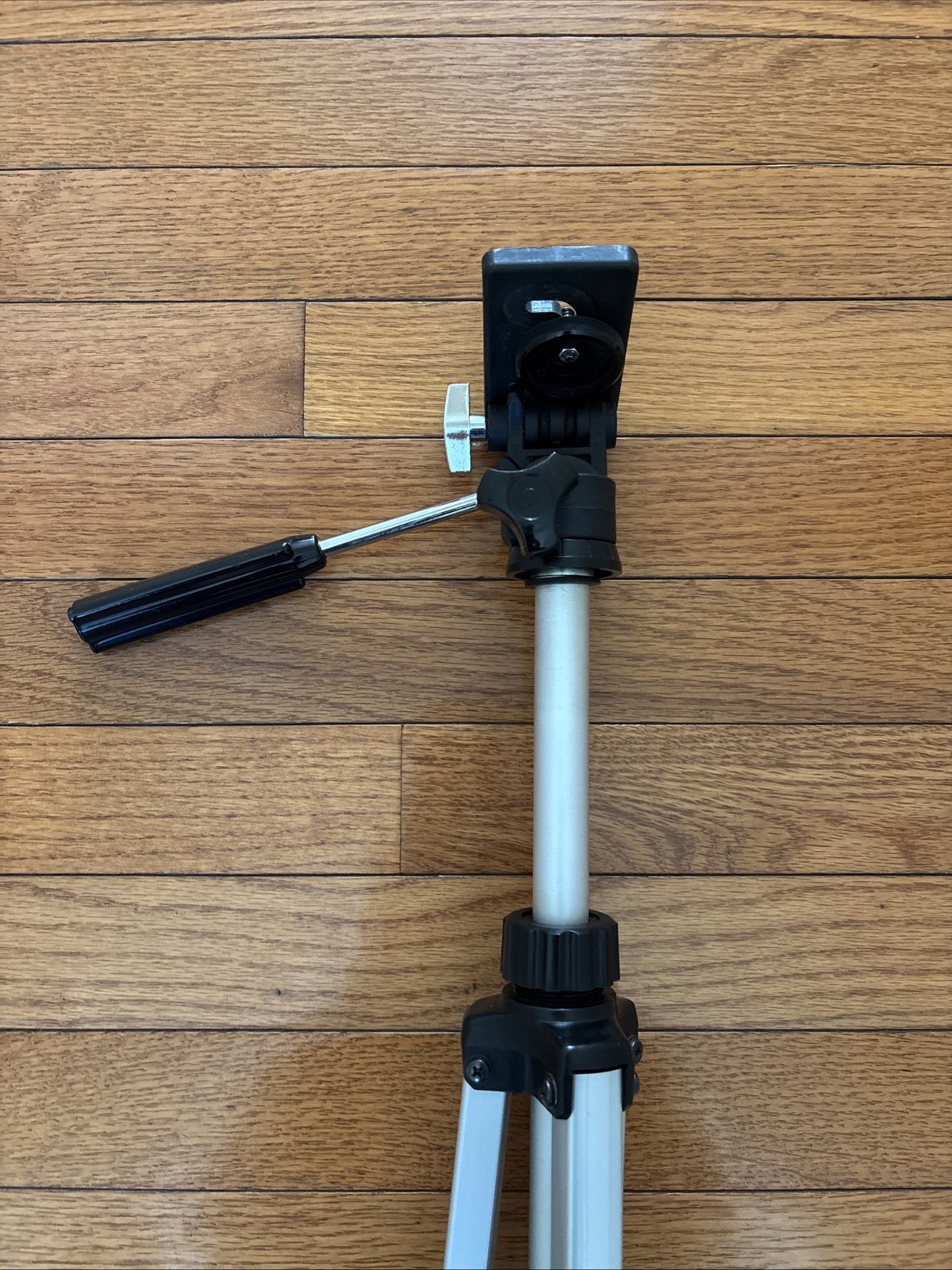 Prinz Albert Camera 43” Tripod Telescoping Pan Tilt Extendable Silver Japan