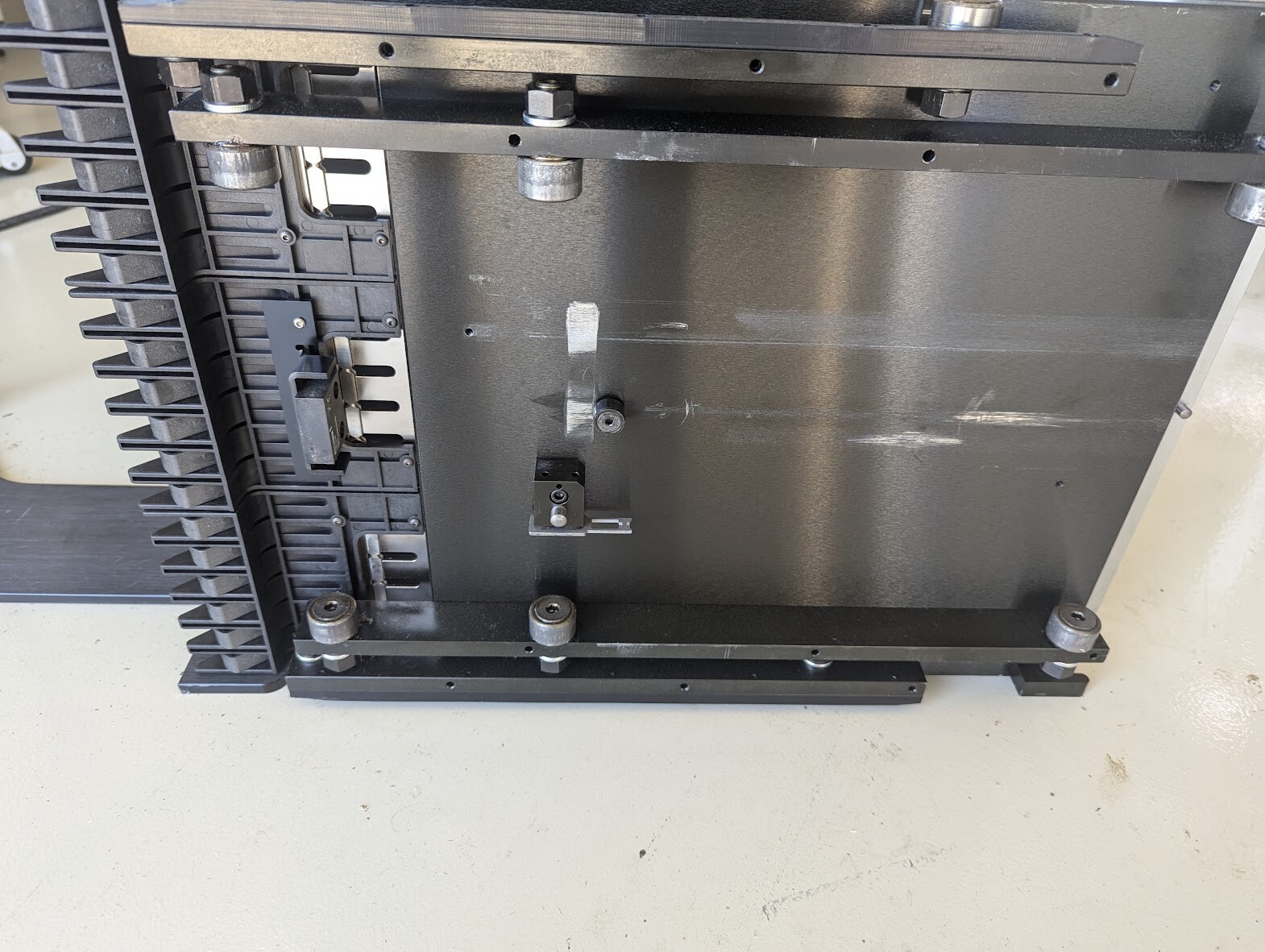 Universal Instruments Removable Feeder Bank Plate Series Two