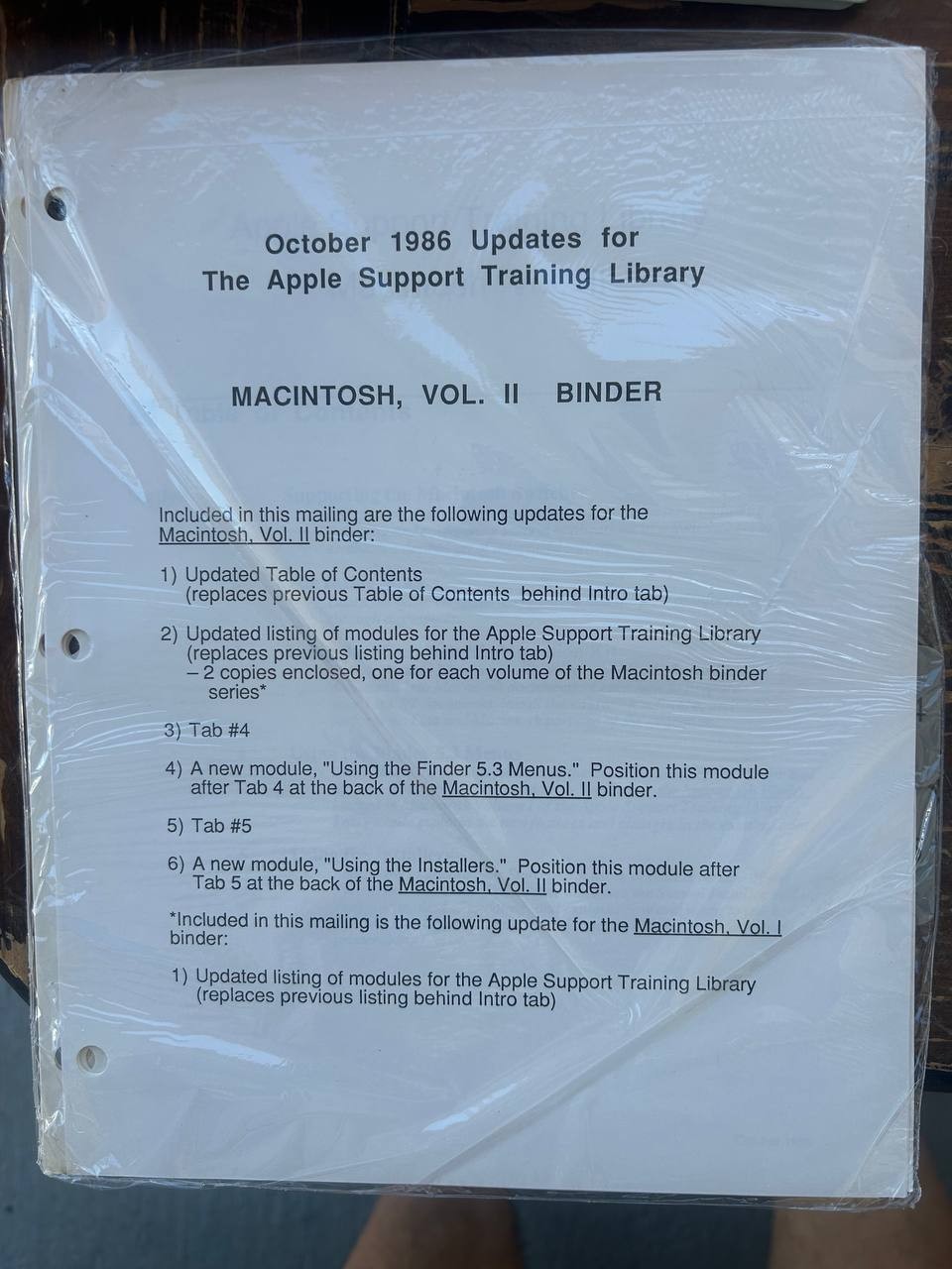 Apple Support Training Library binders, disks & update documents 1986