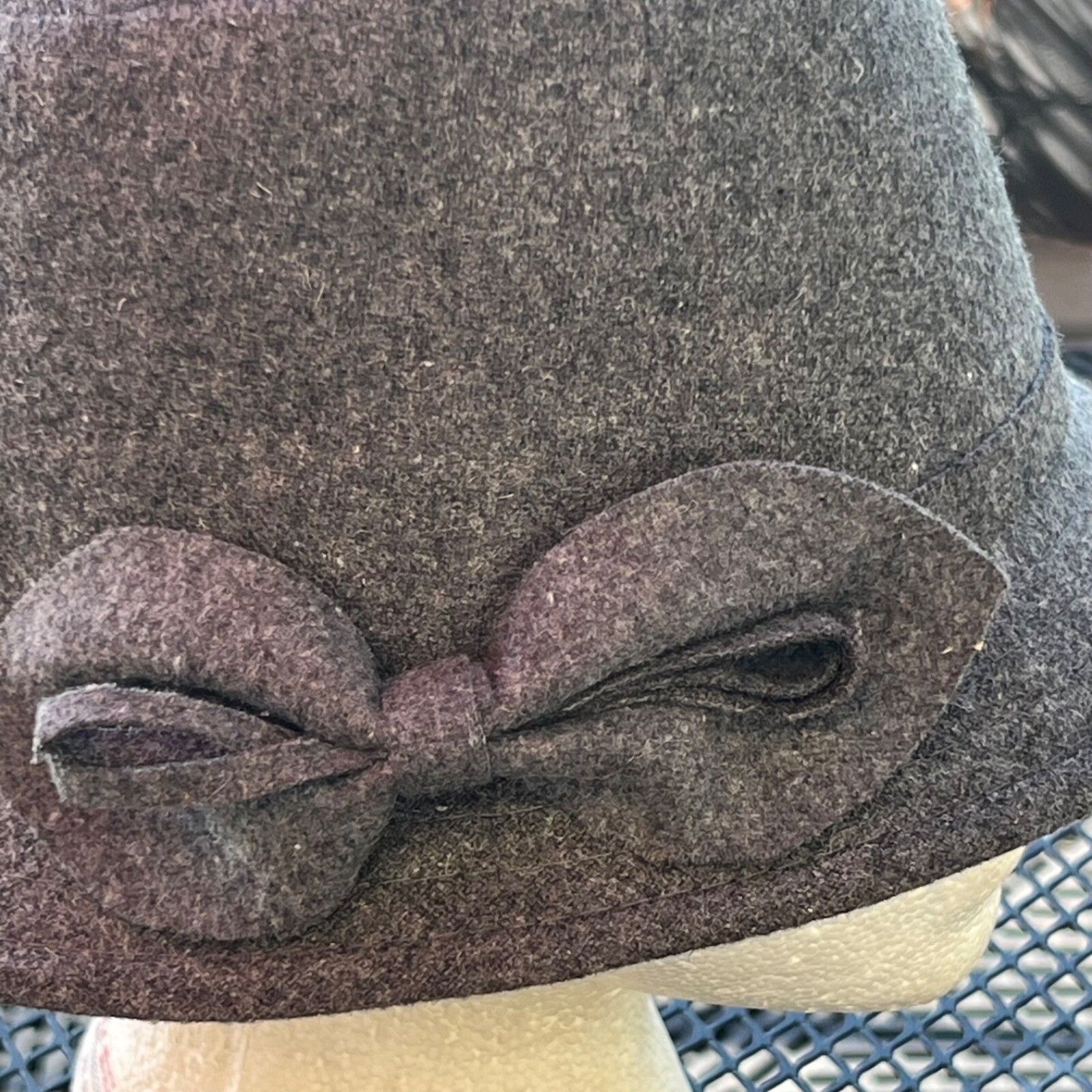 Wool Look Women’s DY Hat w Brim Gray Bow Hat Cap EUC