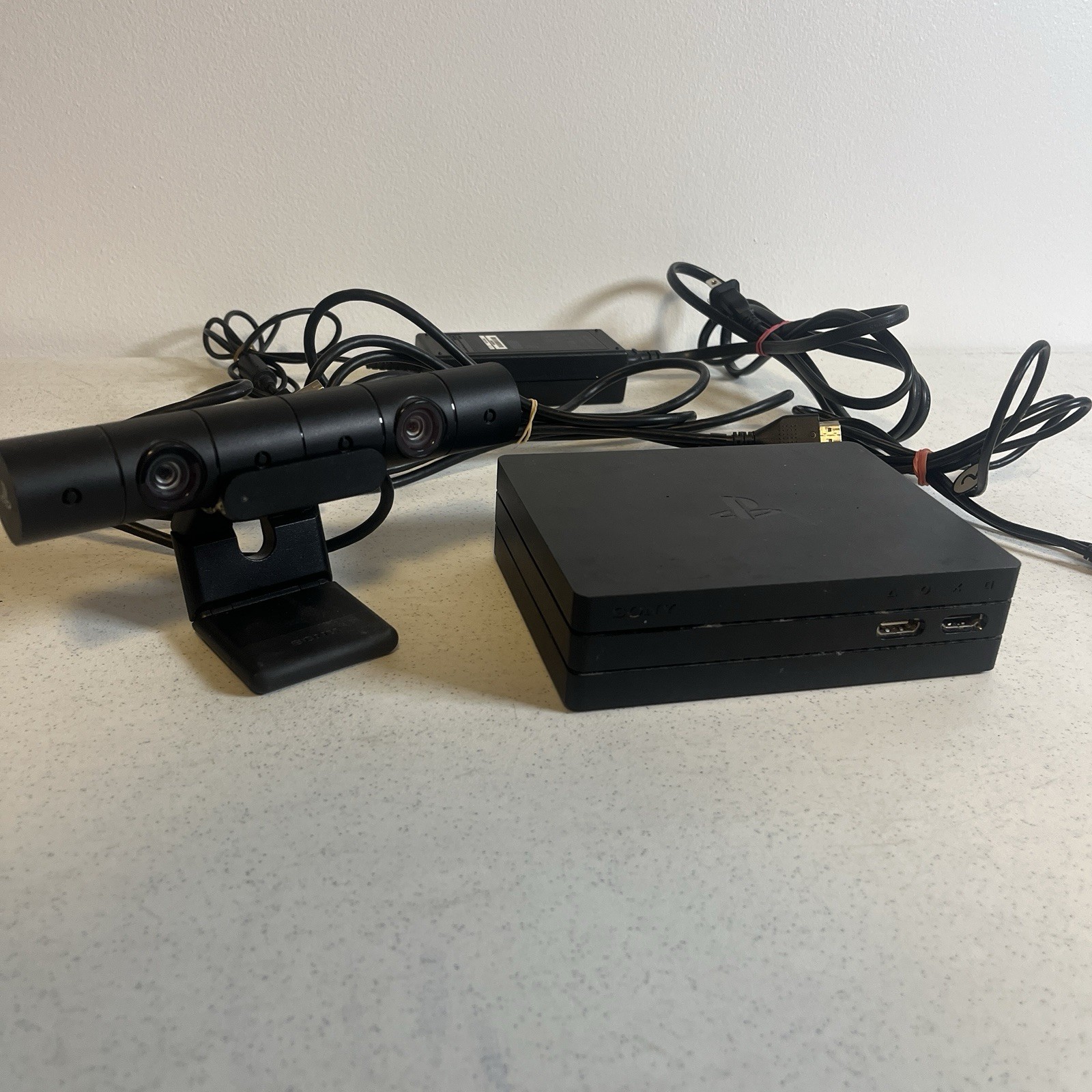 Playstation 4 PS4 VR Processor Unit and Camera (w/wires) - Tested & working!