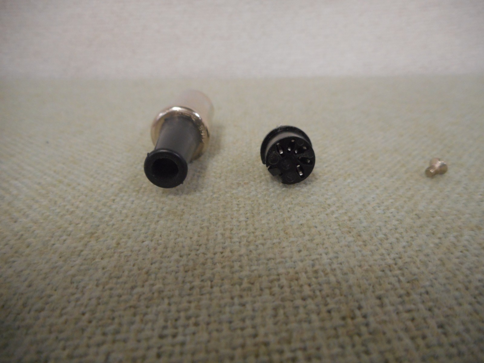 Switchcraft O6EL5F Mini DIN Female Plug