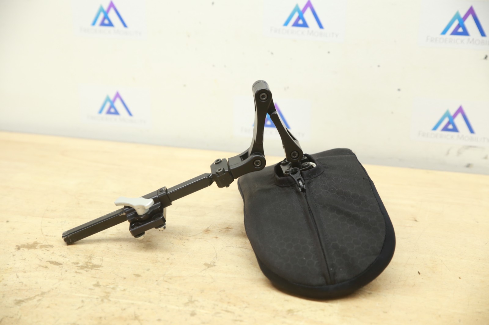 Stealth 11" COOLCORE UniLink Headrest & Mount for Quantum Power Chairs - Edge 3