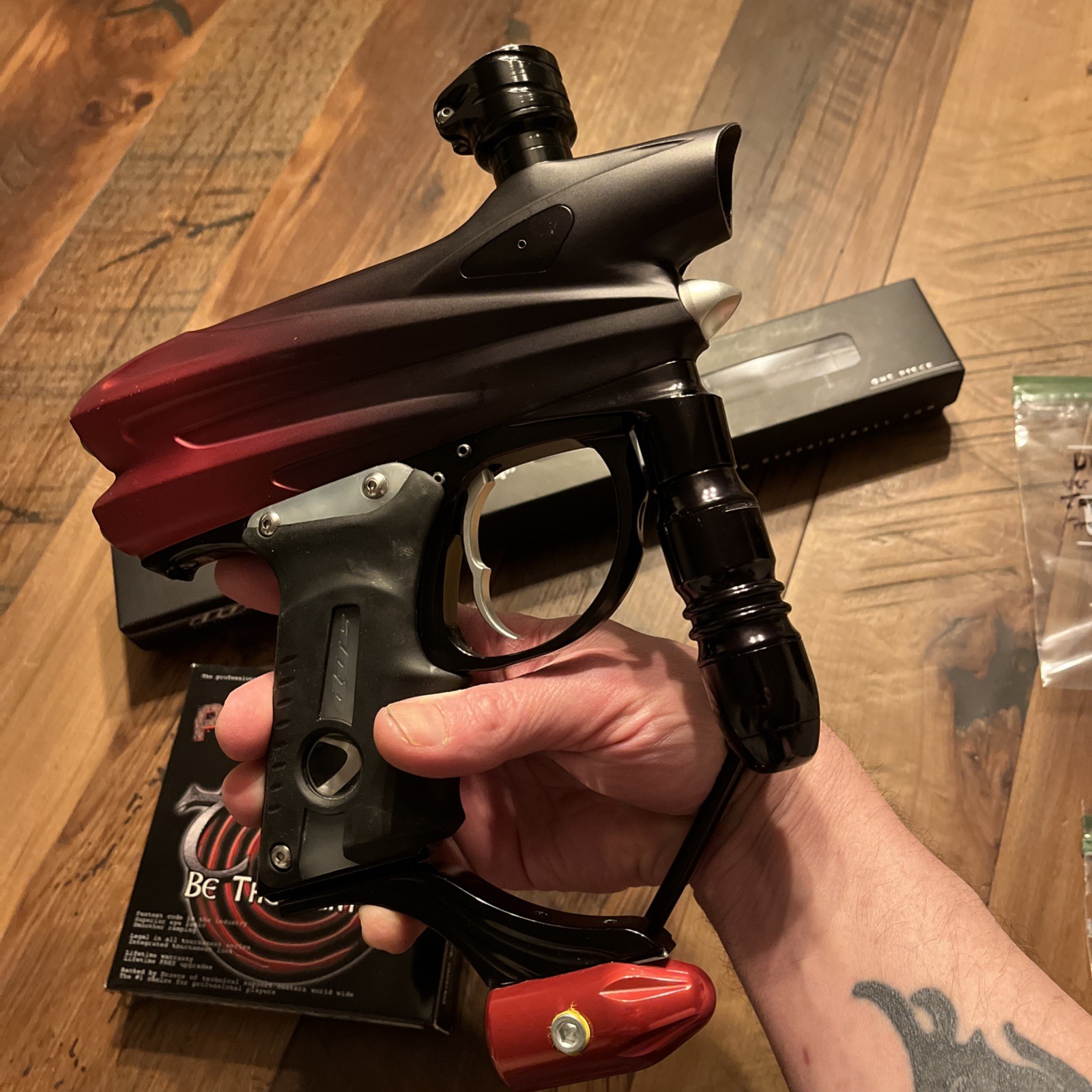 Red Fade Dye DM5 Paintball Marker