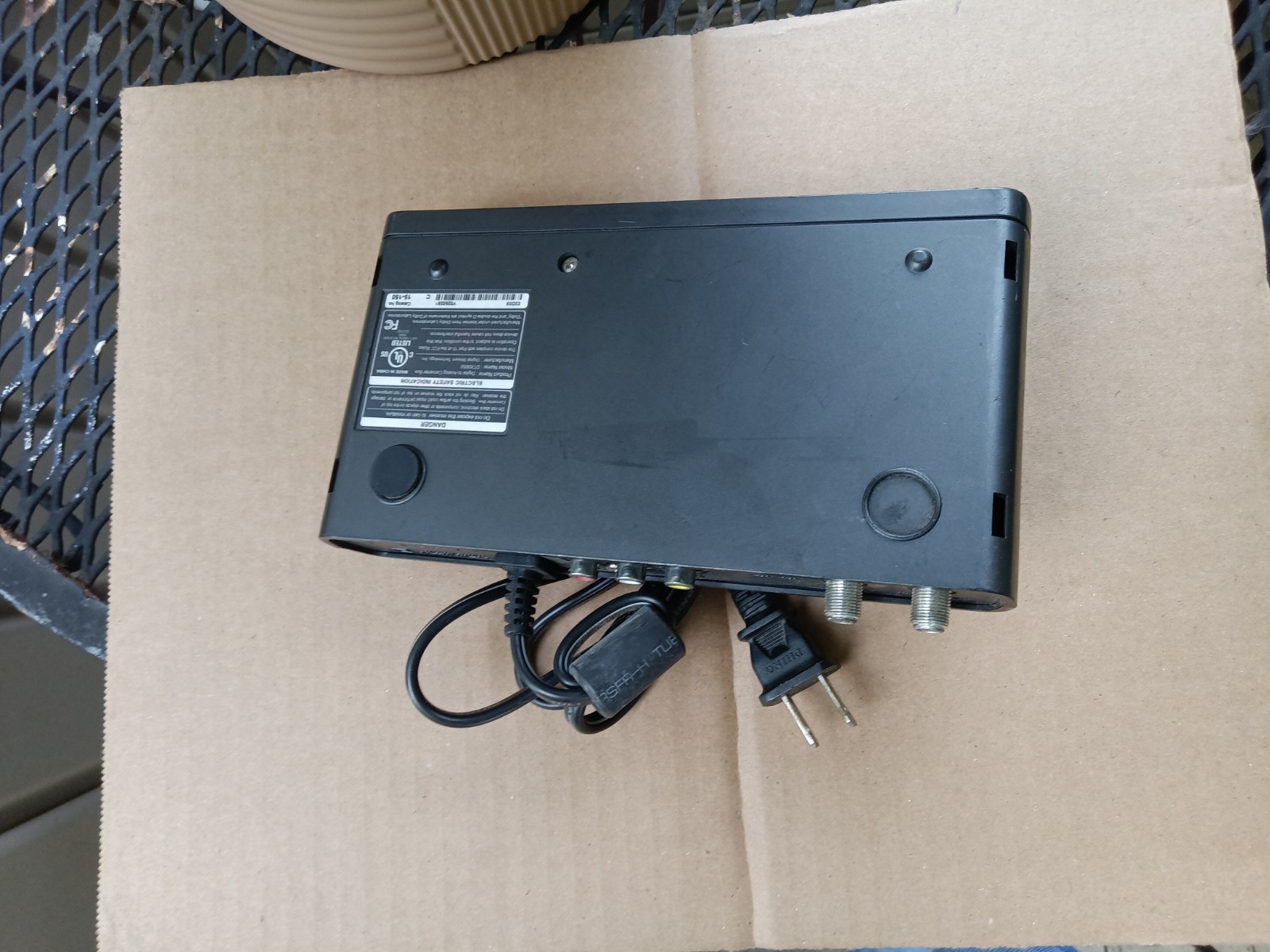 Digital Stream 15-150 DTV Converter Box (no remote)