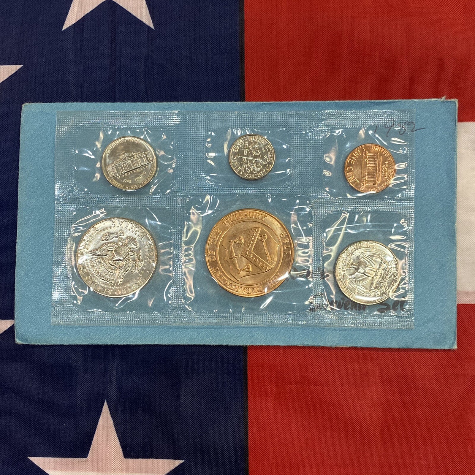 1982-D Official US Mint Souvenir Set with Envelope. See description!