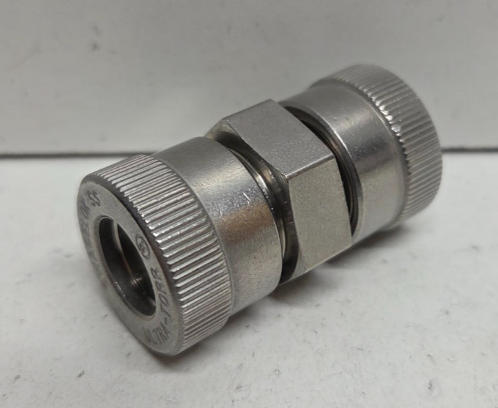 NEW NO BOX! SWAGELOK 1/2" TUBE OD ULTRA-TORR VACUUM FITTING UNION SS-8-UT-6