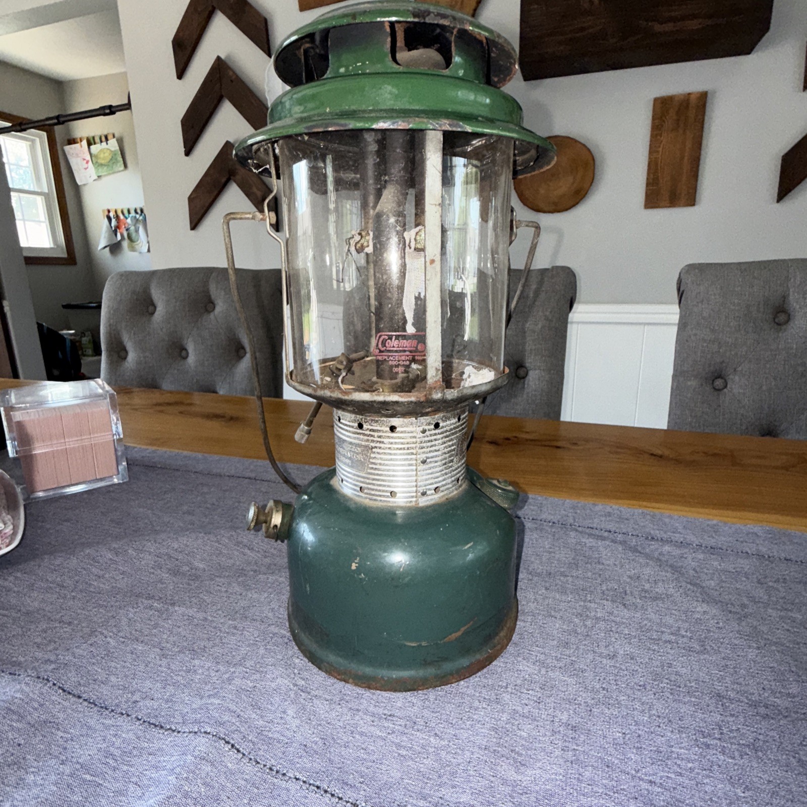 COLEMAN LANTERN 10 / 70 MODEL 220F GREEN DOUBLE MANTLE. Untested