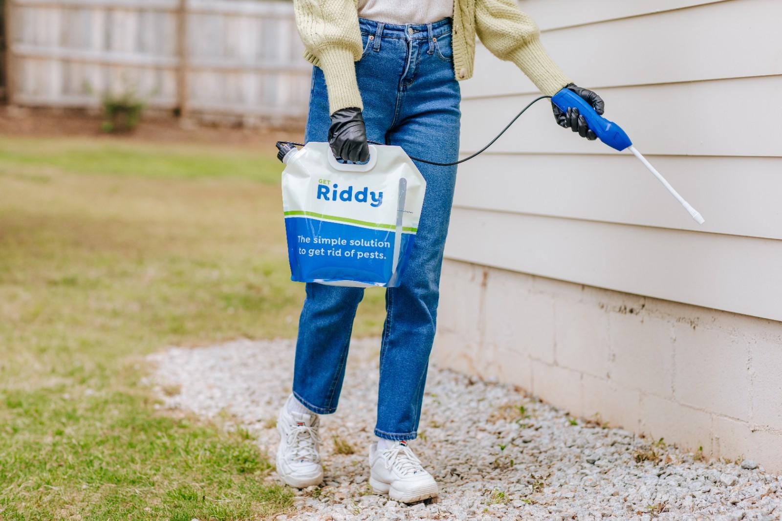Riddy Pest Pro Kit, Effective Against 100+ Bugs, Includes Rechargeable Sprayer