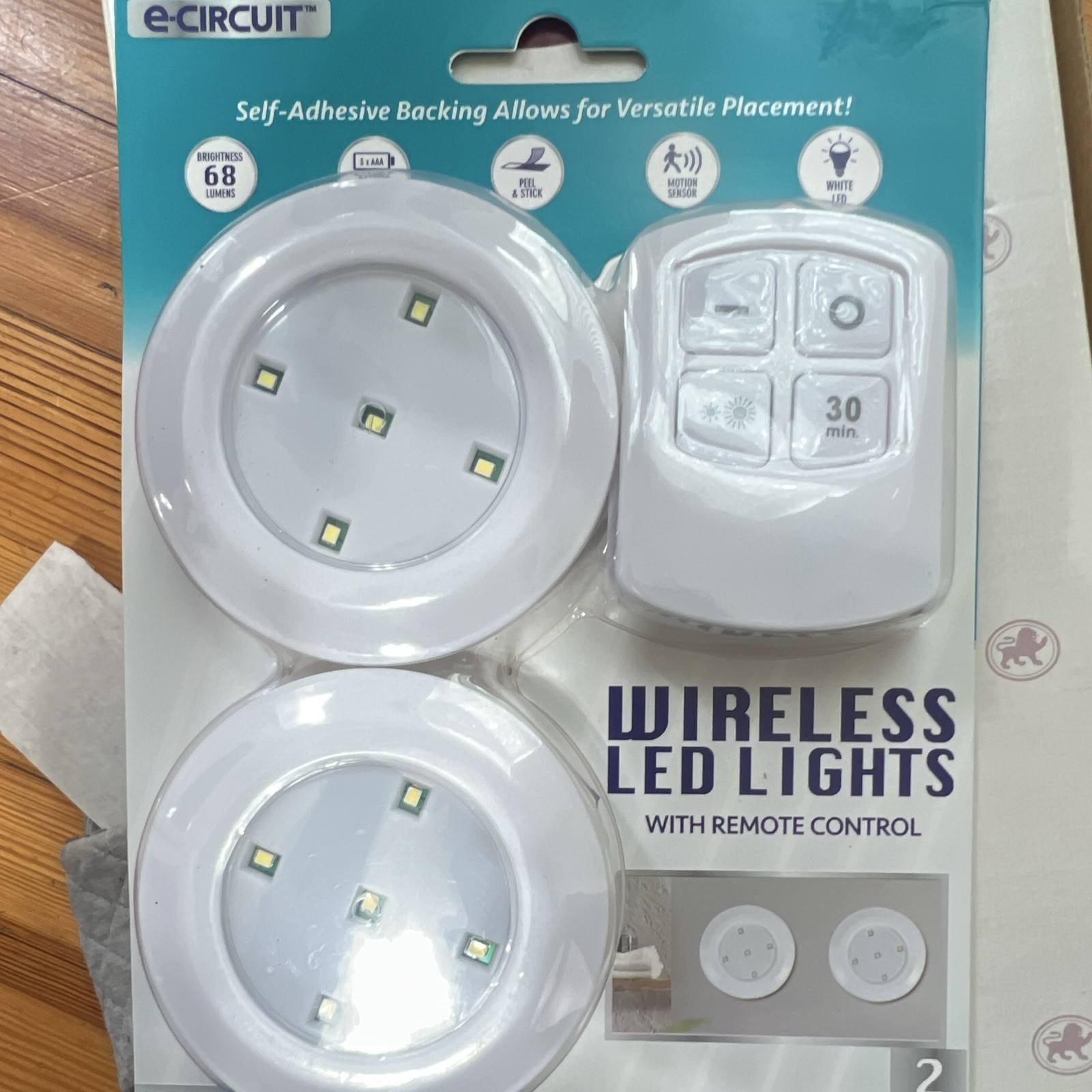 e-CIRCUIT Wireless LED Puck Lights Remote Motion Sensor Stick-On White 2pk