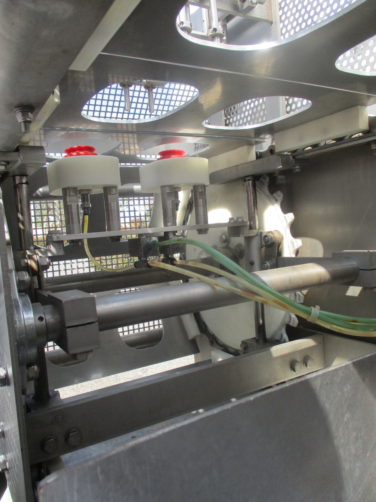 WCB STAINLESS ICE CREAM FILLING MACHINE / SCROUND ICE CREAM CONTAINER FILLER