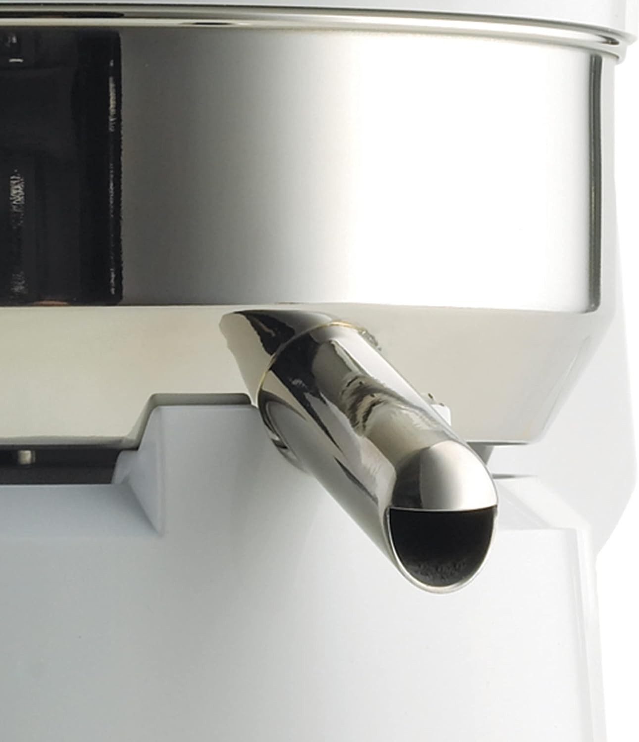 Centaur C4000 Electric Centrifugal Pulp Ejector Juicer- White