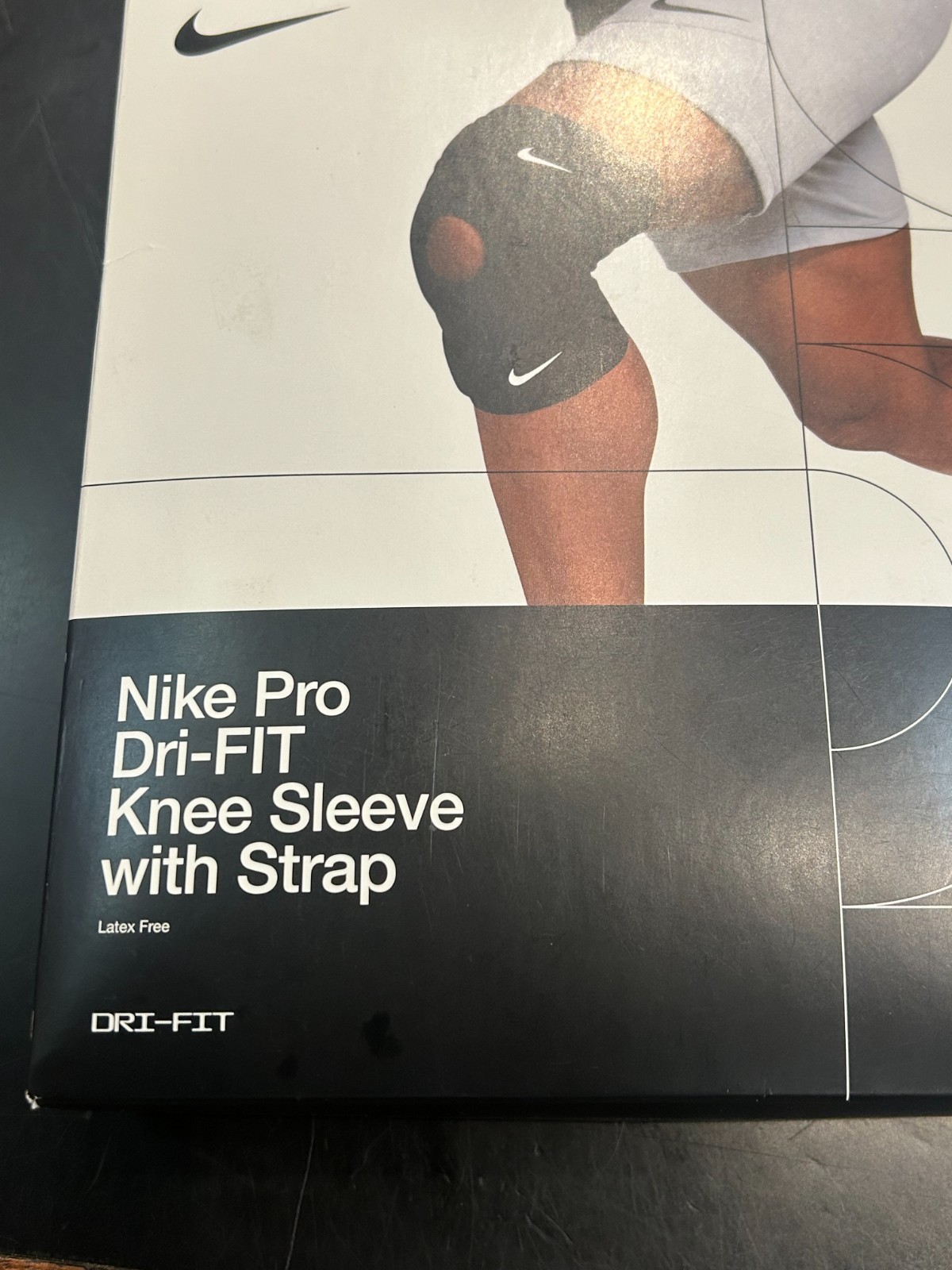 Nike- Pro Dri-Fit Open Patella Knee Sleeve   W STRAP  XX- LARGE