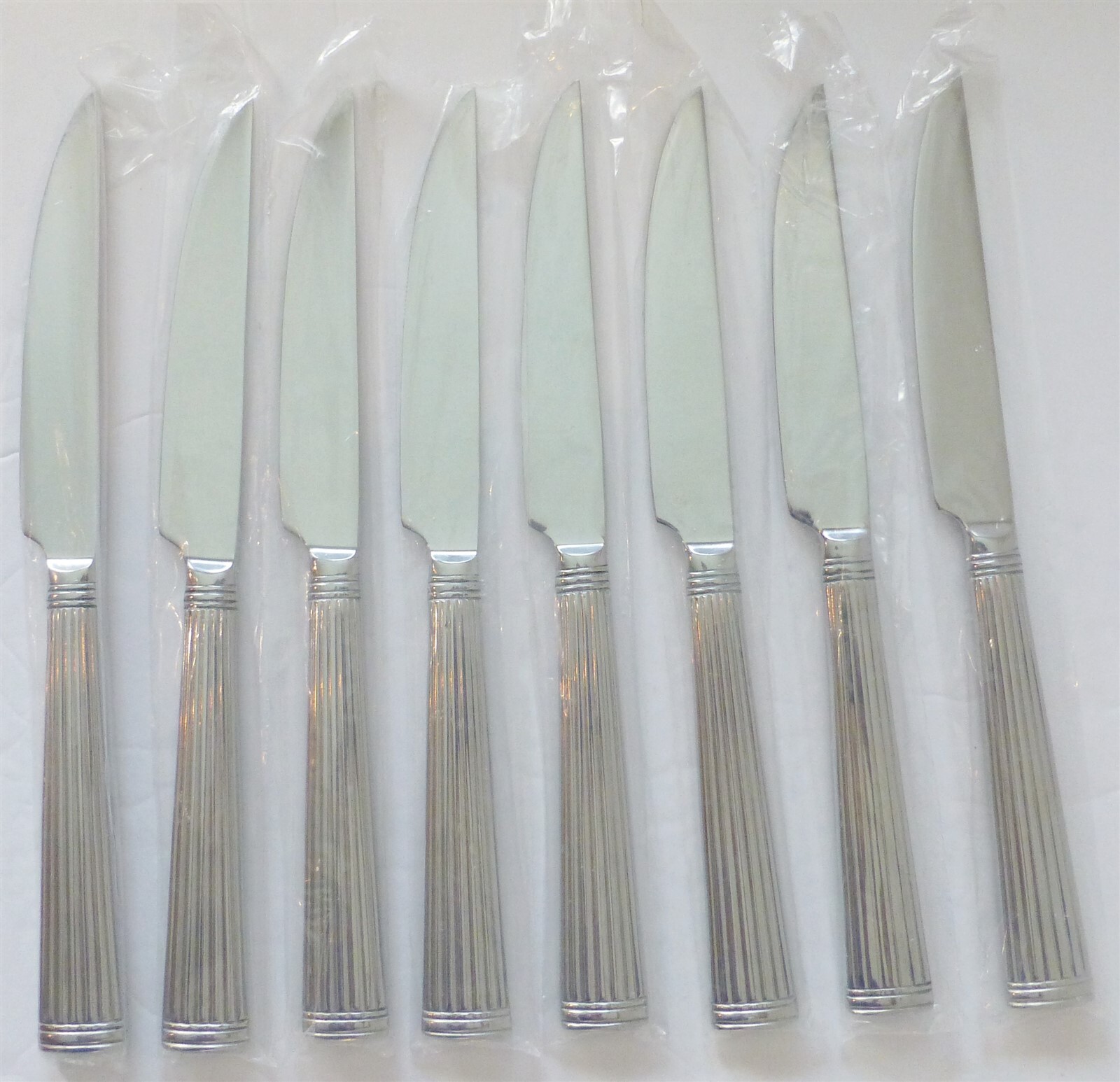 NEW Reed & Barton CRESTWOOD SET 8 Steak Knives Stainless Steel 9 3/4"