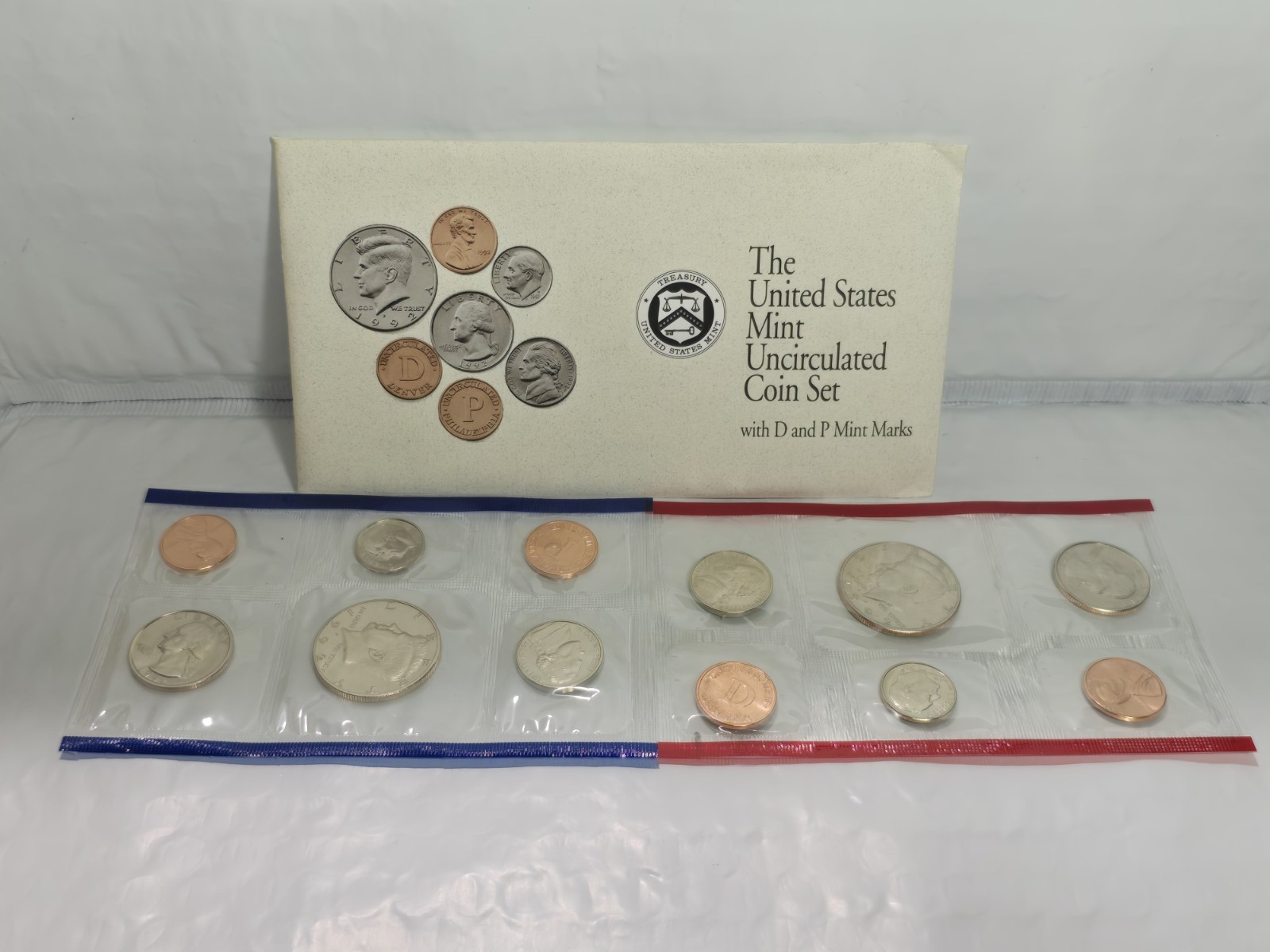 1992 P&D US Mint Uncirculated Mint Set w/ OGP and COA (10-coin set)