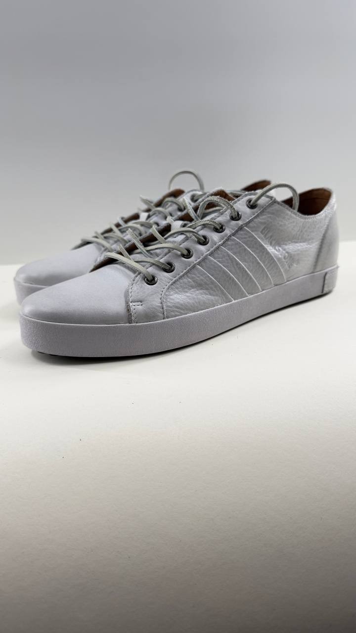 Brand new Blackstone JM11 sneakers in white color.