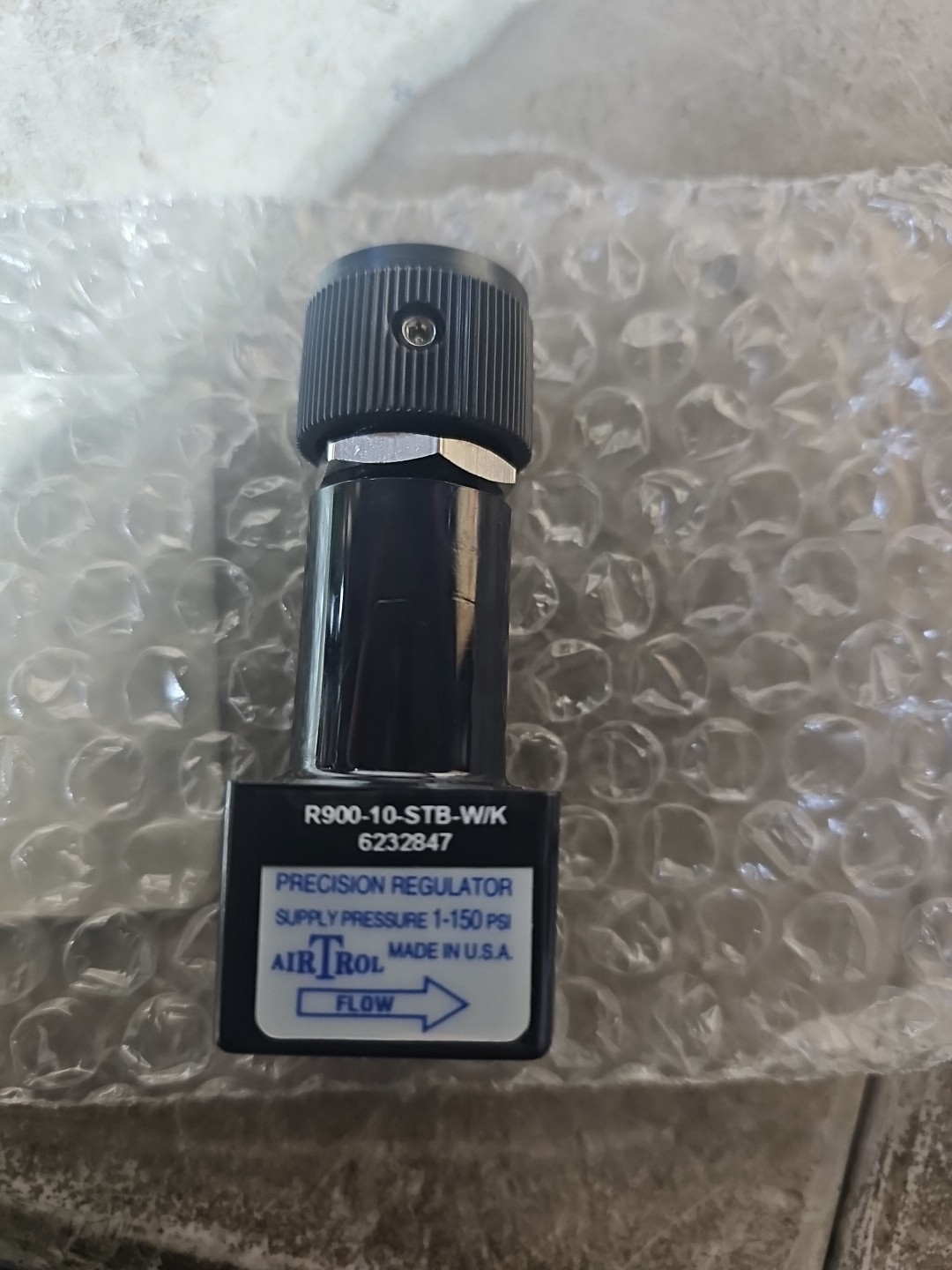 NEW AirTrol R-900-10-STB-W/K 6232847 Precision Regulator.  #s153